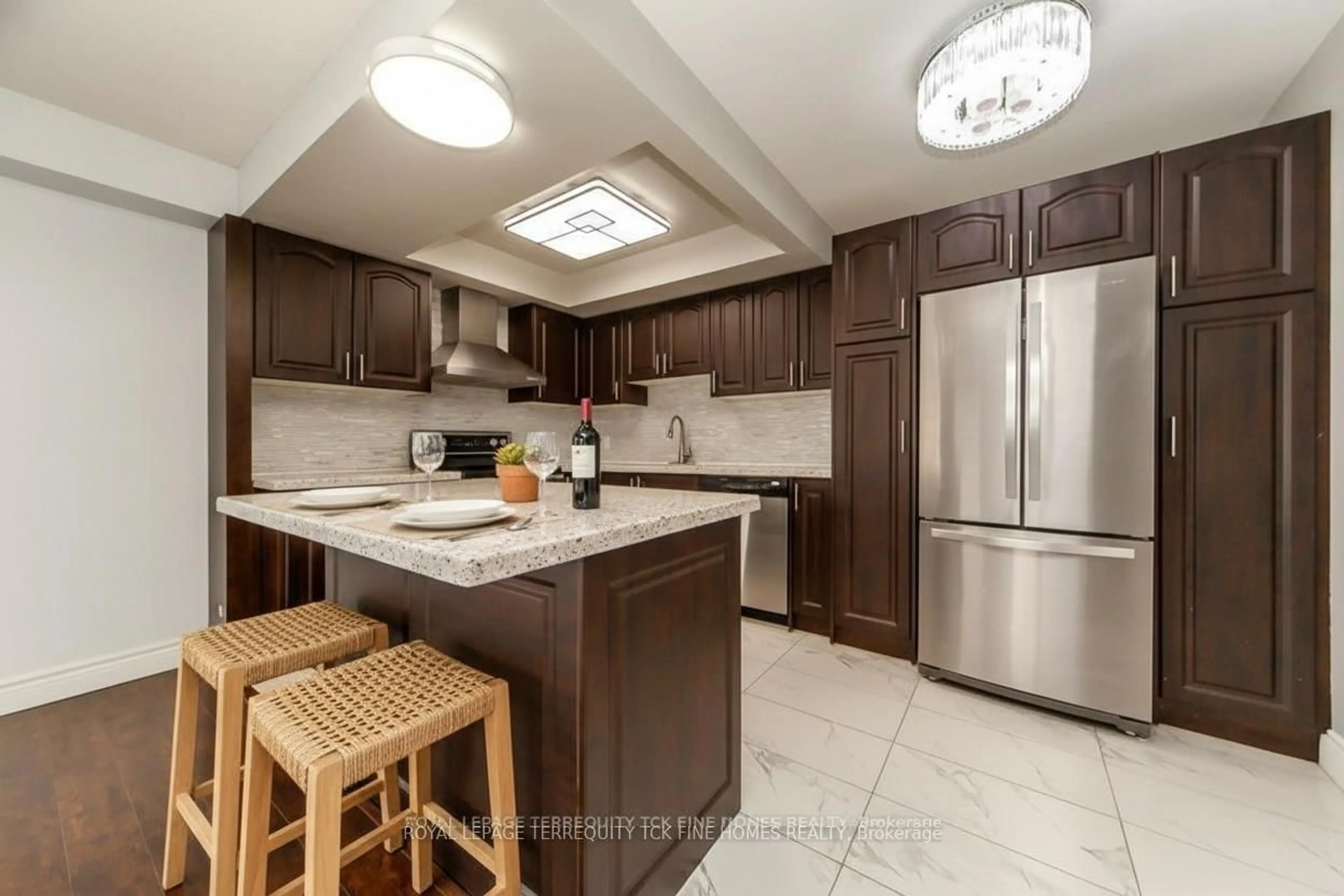 Open concept kitchen, ceramic/tile floor for 215 Wynford Dr #1905, Toronto Ontario M3C 3P5