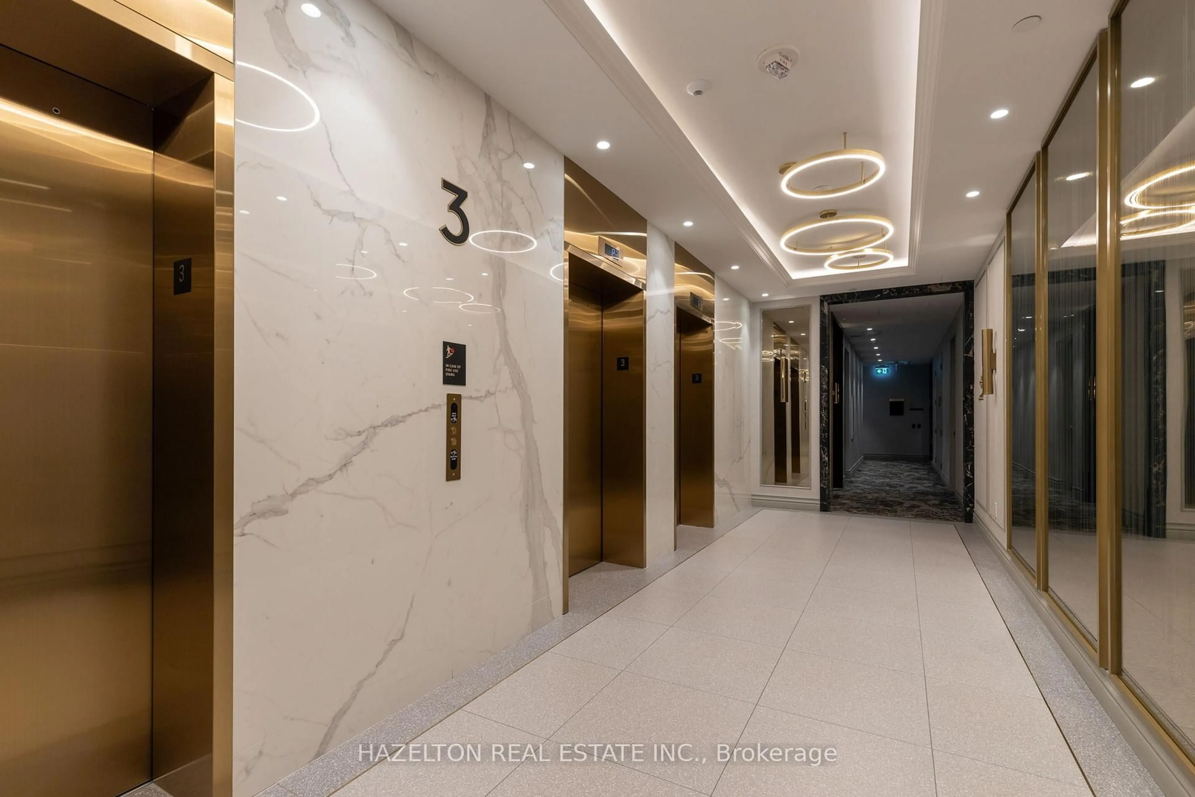 Indoor foyer for 455 Wellington St #301, Toronto Ontario M5V 0V8