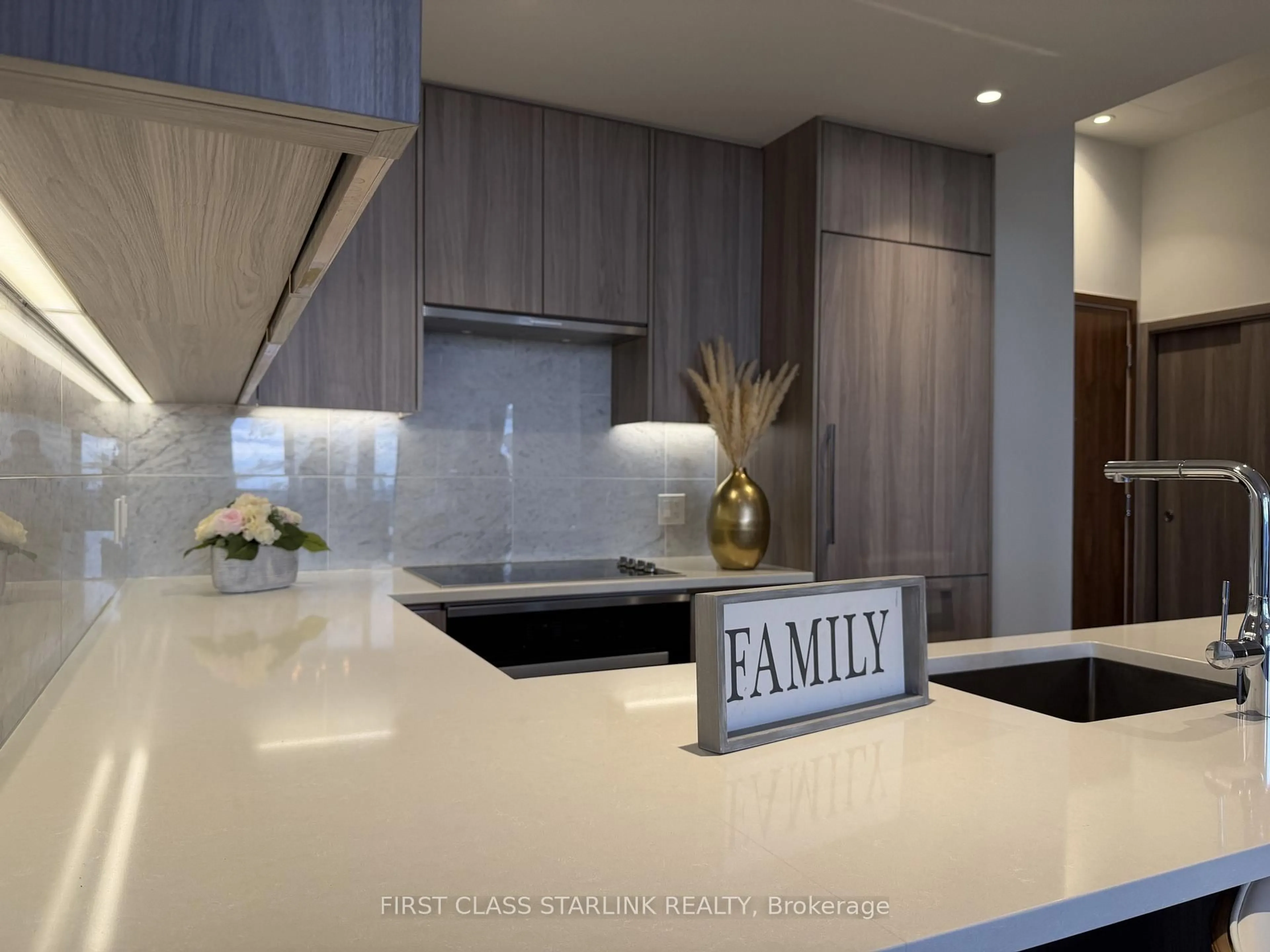 Contemporary kitchen, unknown for 85 Mcmahon Dr #3803, Toronto Ontario M2K 0H1