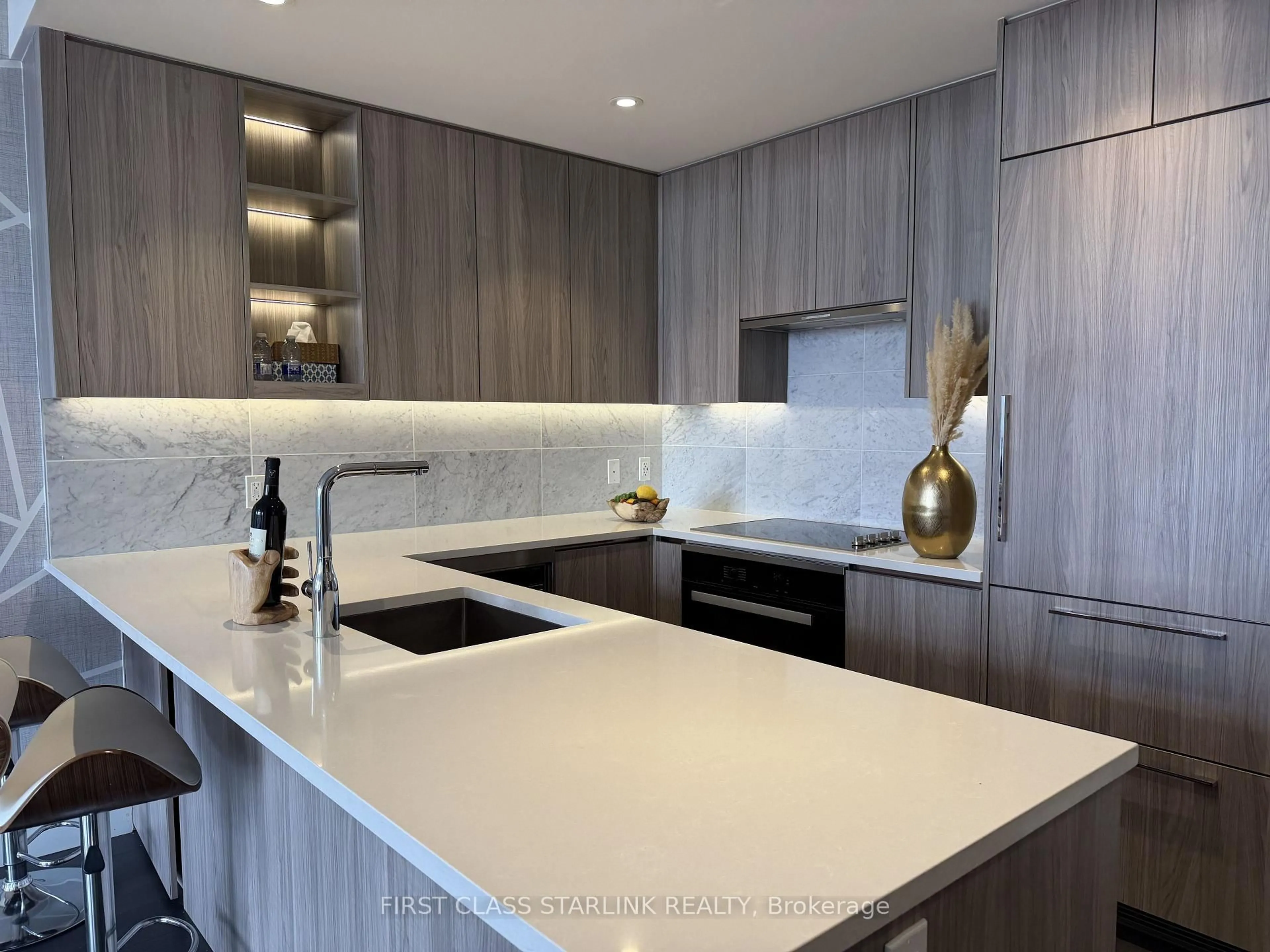 Contemporary kitchen, unknown for 85 Mcmahon Dr #3803, Toronto Ontario M2K 0H1