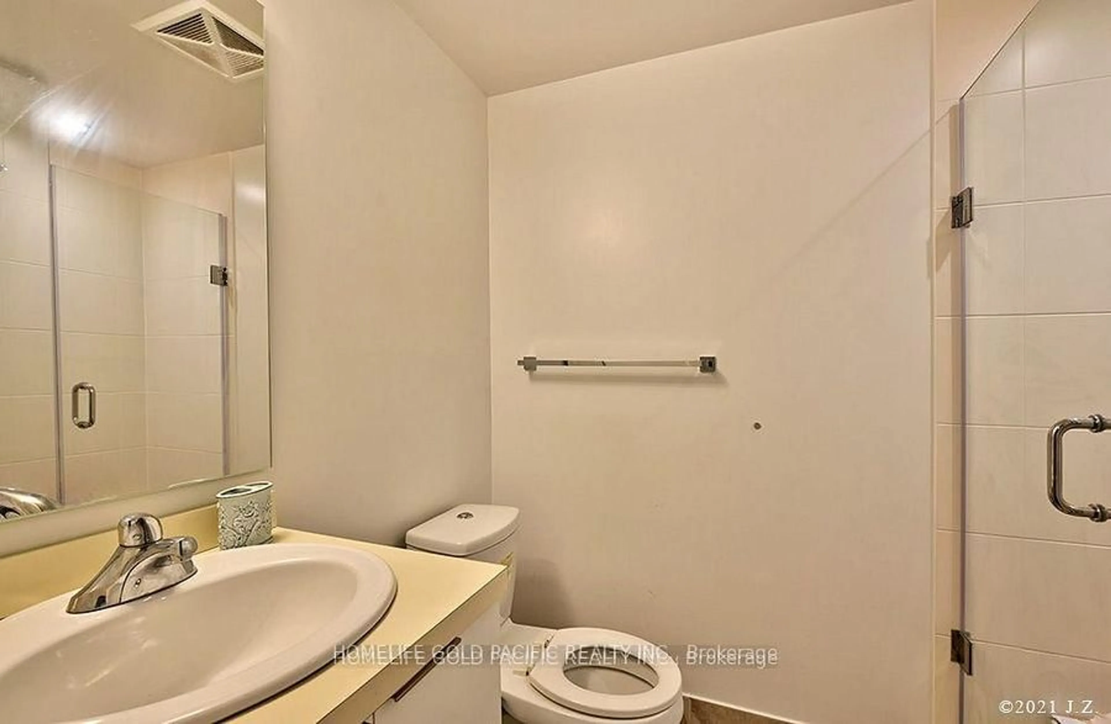 Standard bathroom, unknown for 14 York St #802, Toronto Ontario M5J 0B1