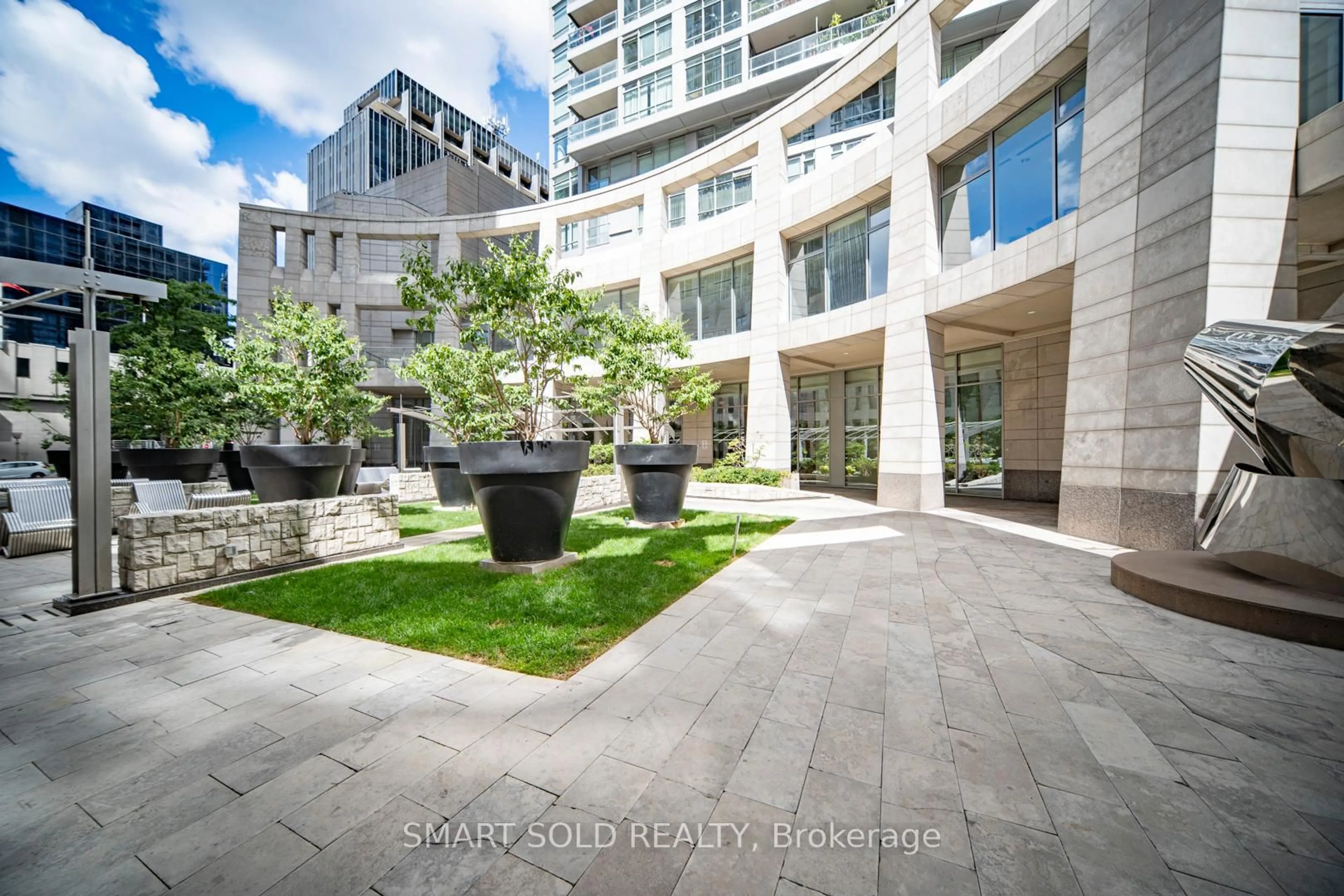 Patio, street for 2191 Yonge St #901, Toronto Ontario M4S 3H8