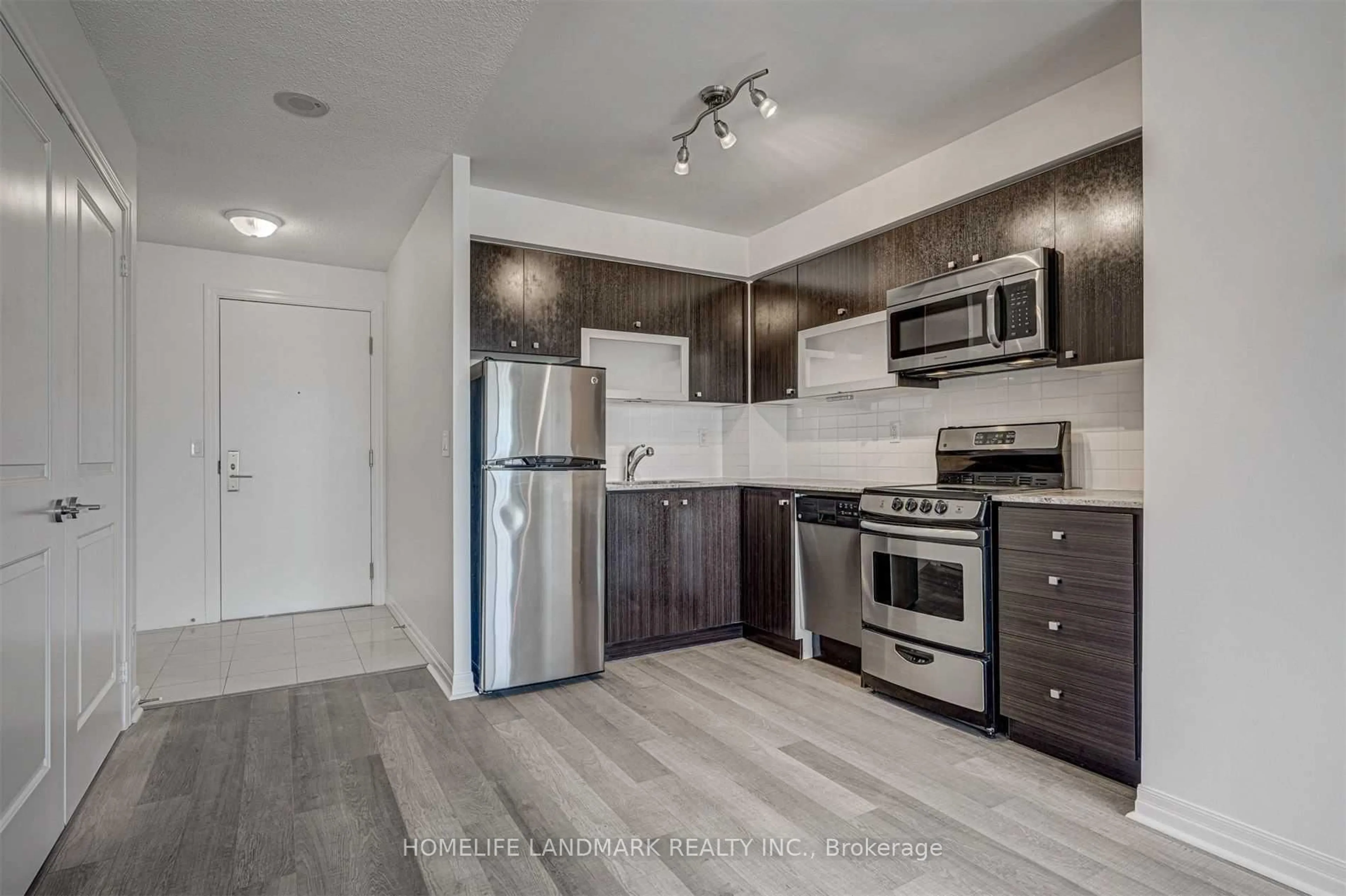 Standard kitchen, wood/laminate floor for 275 Yorkland Rd #3012, Toronto Ontario M2J 0B4