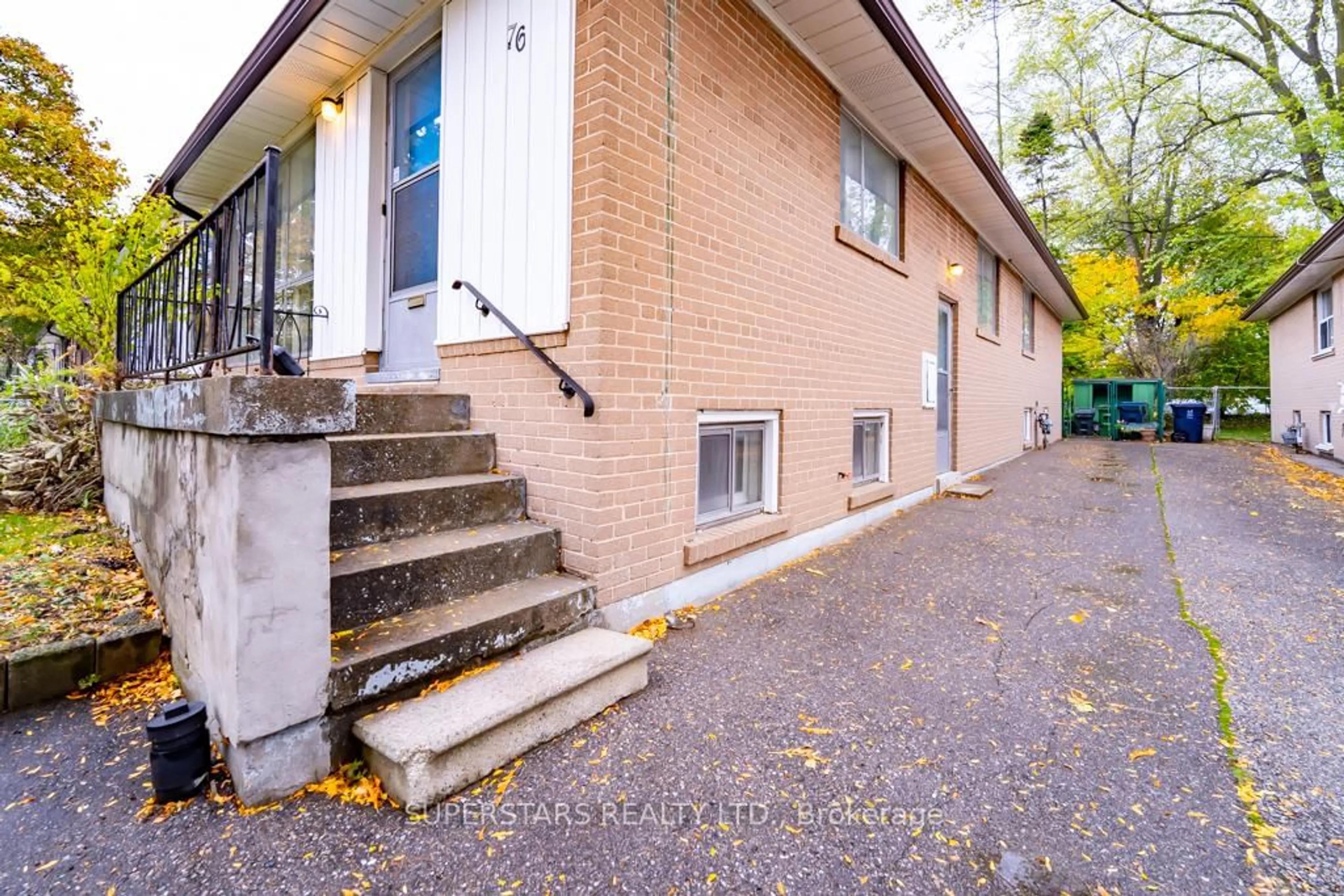 Patio, street for 76 Pintail Cres, Toronto Ontario M3A 2Y7