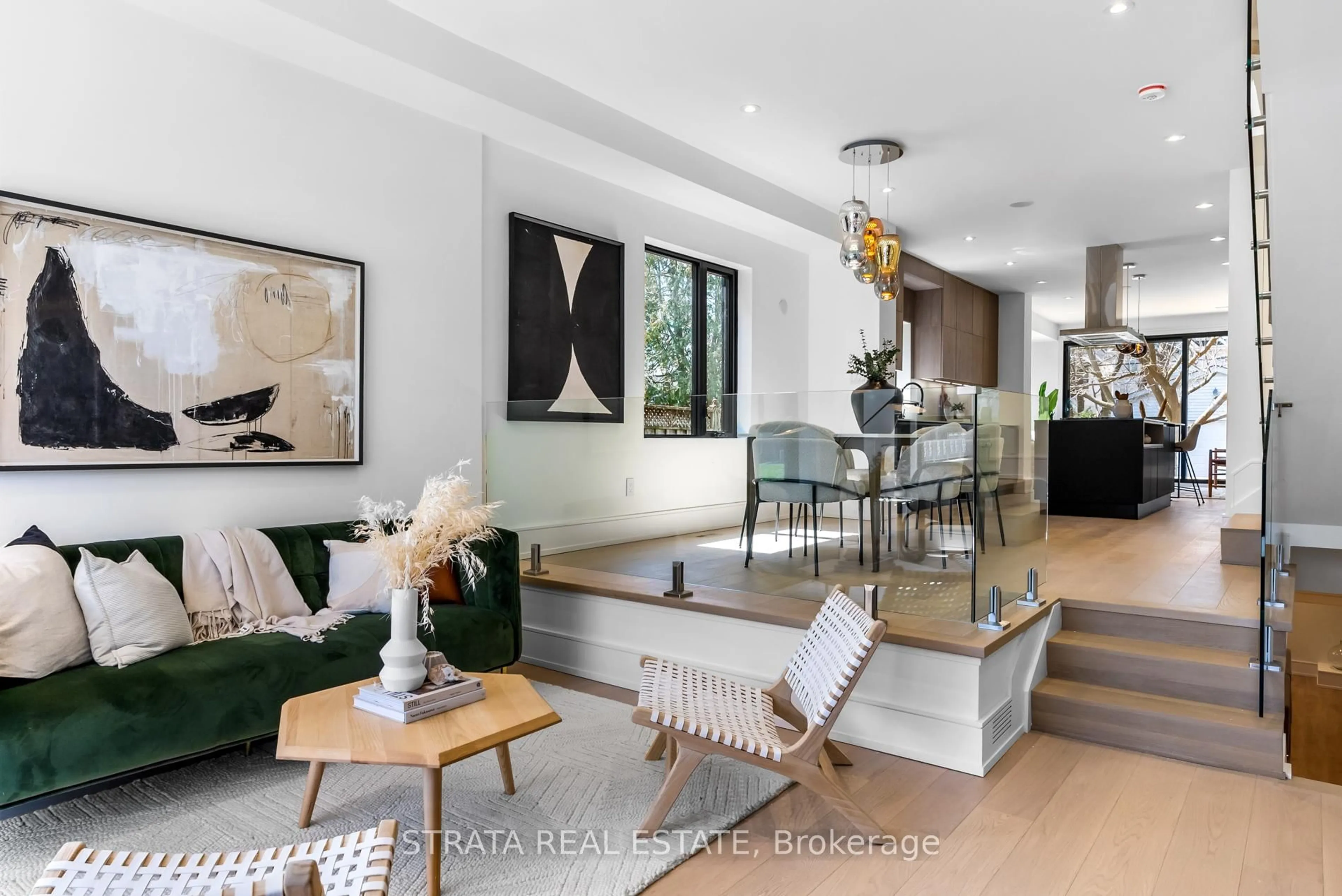 Unknown for 354 Cleveland St, Toronto Ontario M4S 2W9