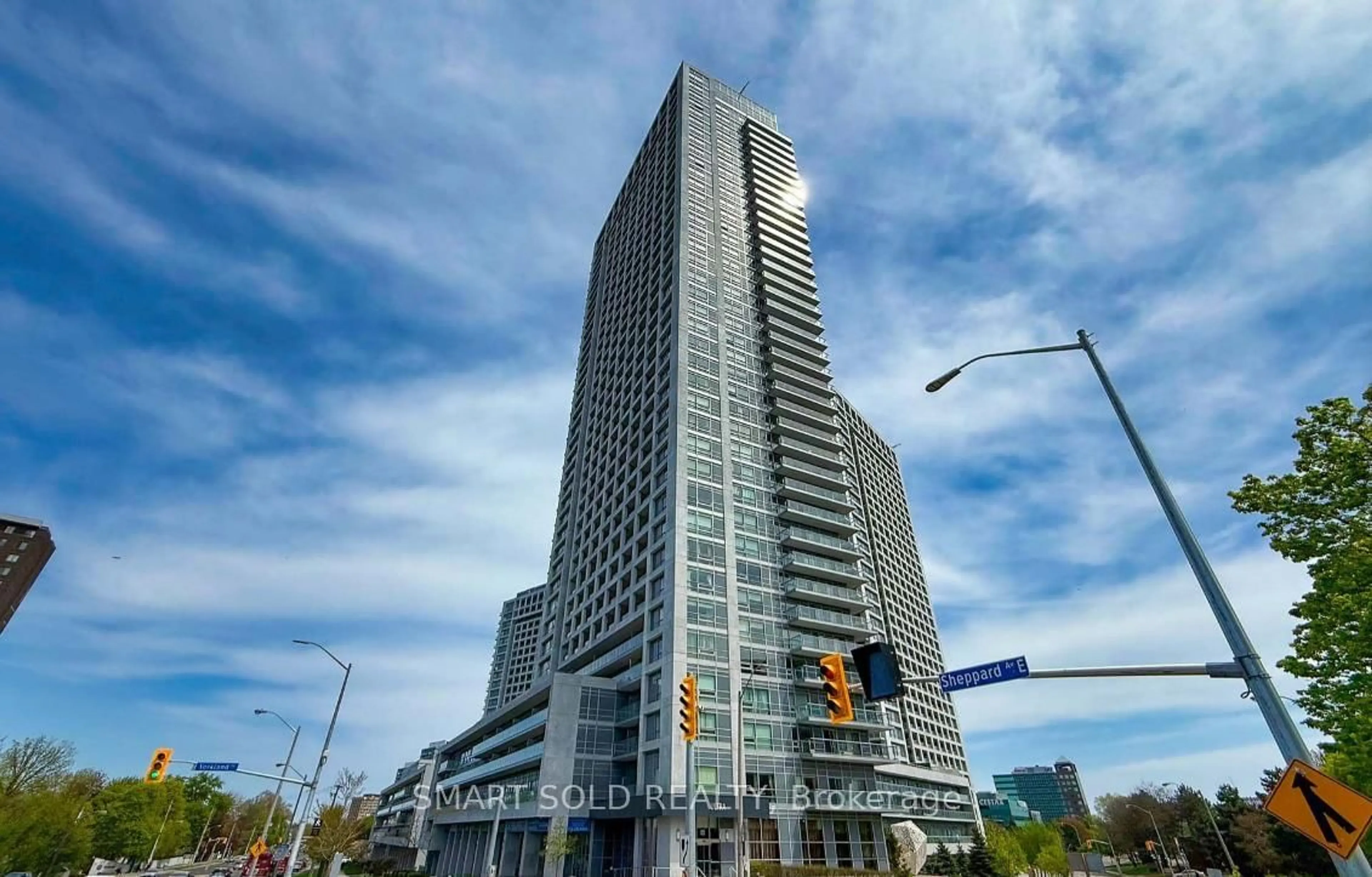 Indoor foyer for 2015 Sheppard Ave #2904, Toronto Ontario M2J 0B3
