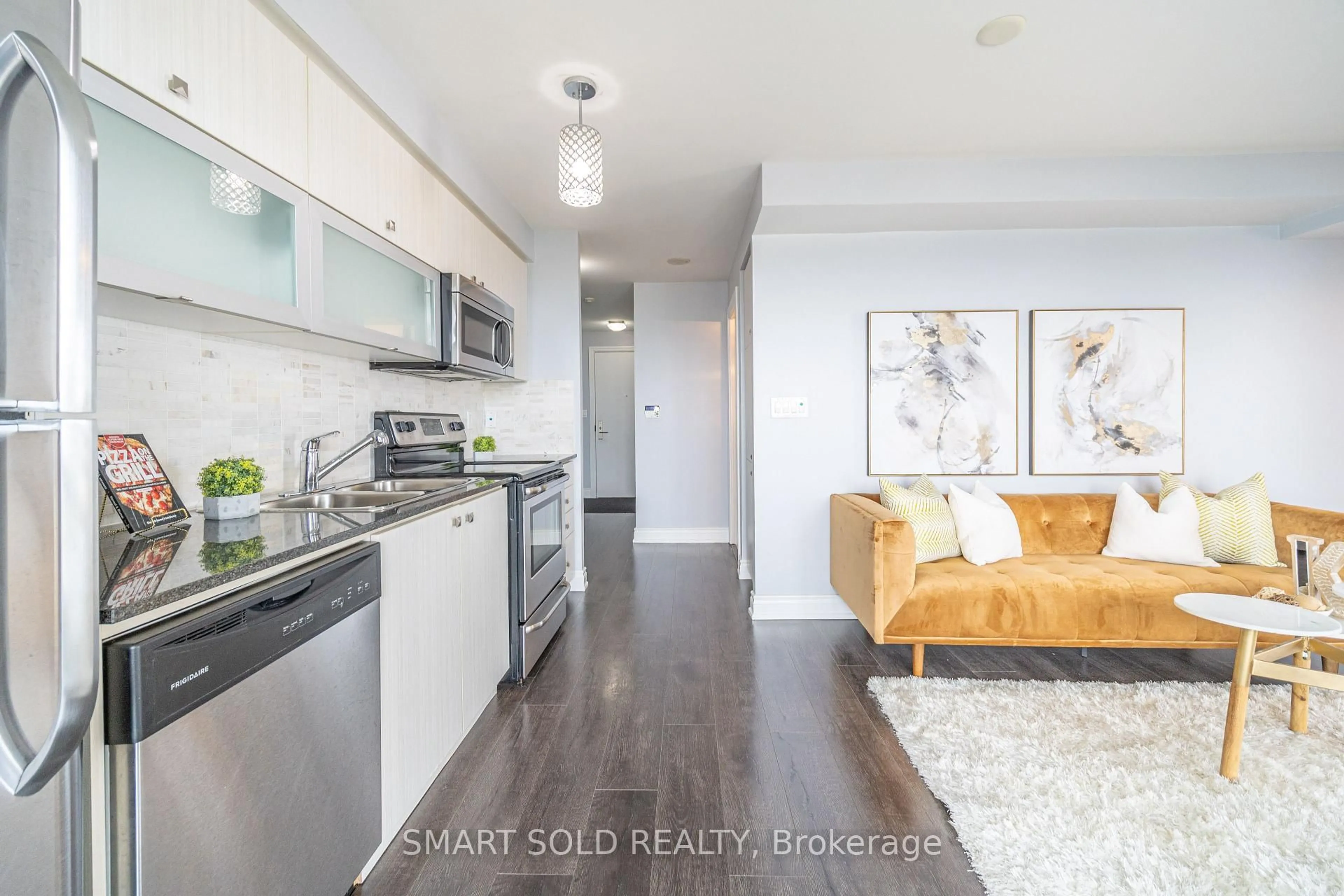 Open concept kitchen, wood/laminate floor for 2015 Sheppard Ave #2904, Toronto Ontario M2J 0B3