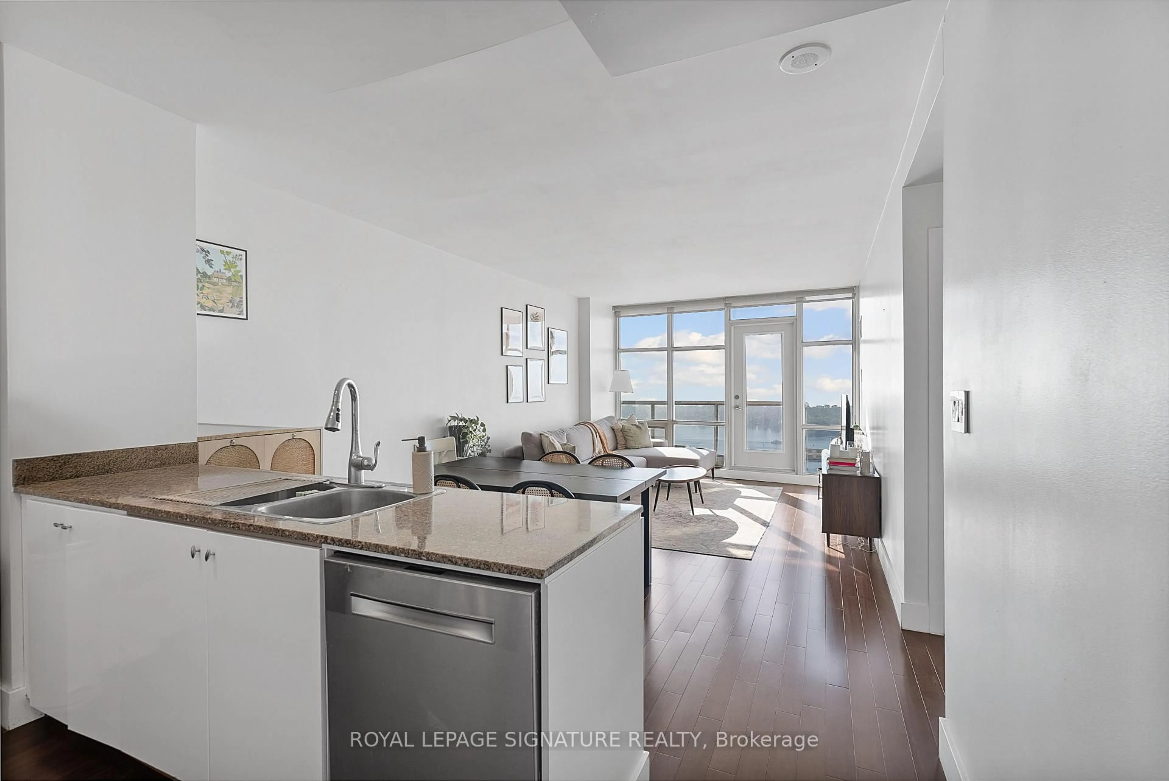 Open concept kitchen, unknown for 35 Mariner Terr #4311, Toronto Ontario M5V 3V9