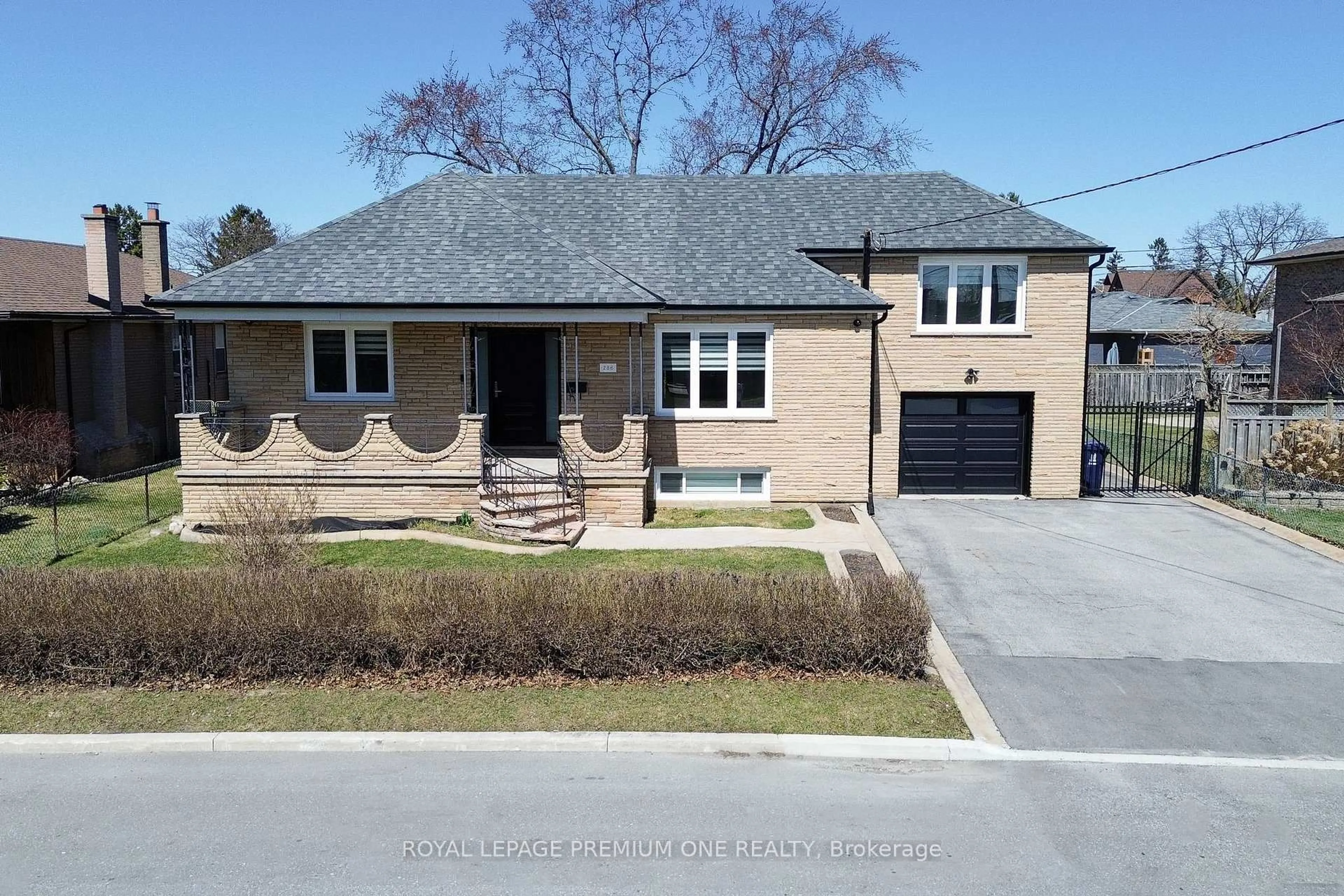 Home with brick exterior material, street for 286 Waterloo Ave, Toronto Ontario M3H 3Z8