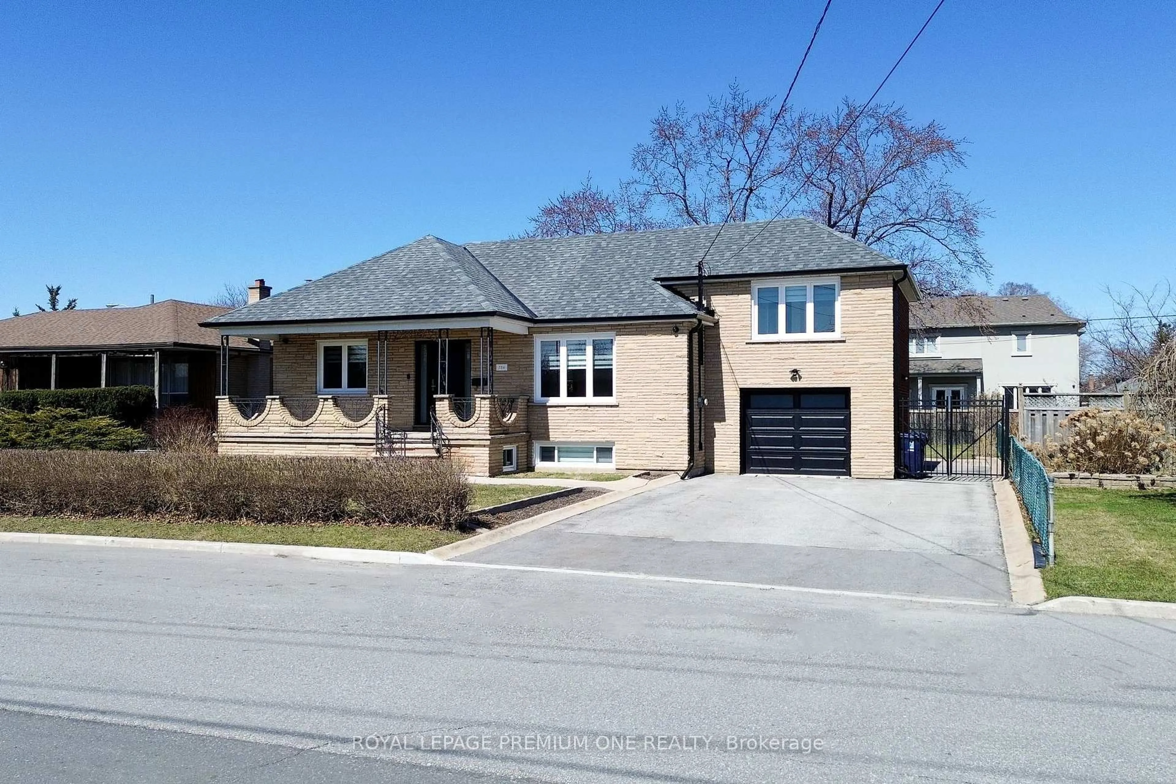 Home with brick exterior material, street for 286 Waterloo Ave, Toronto Ontario M3H 3Z8