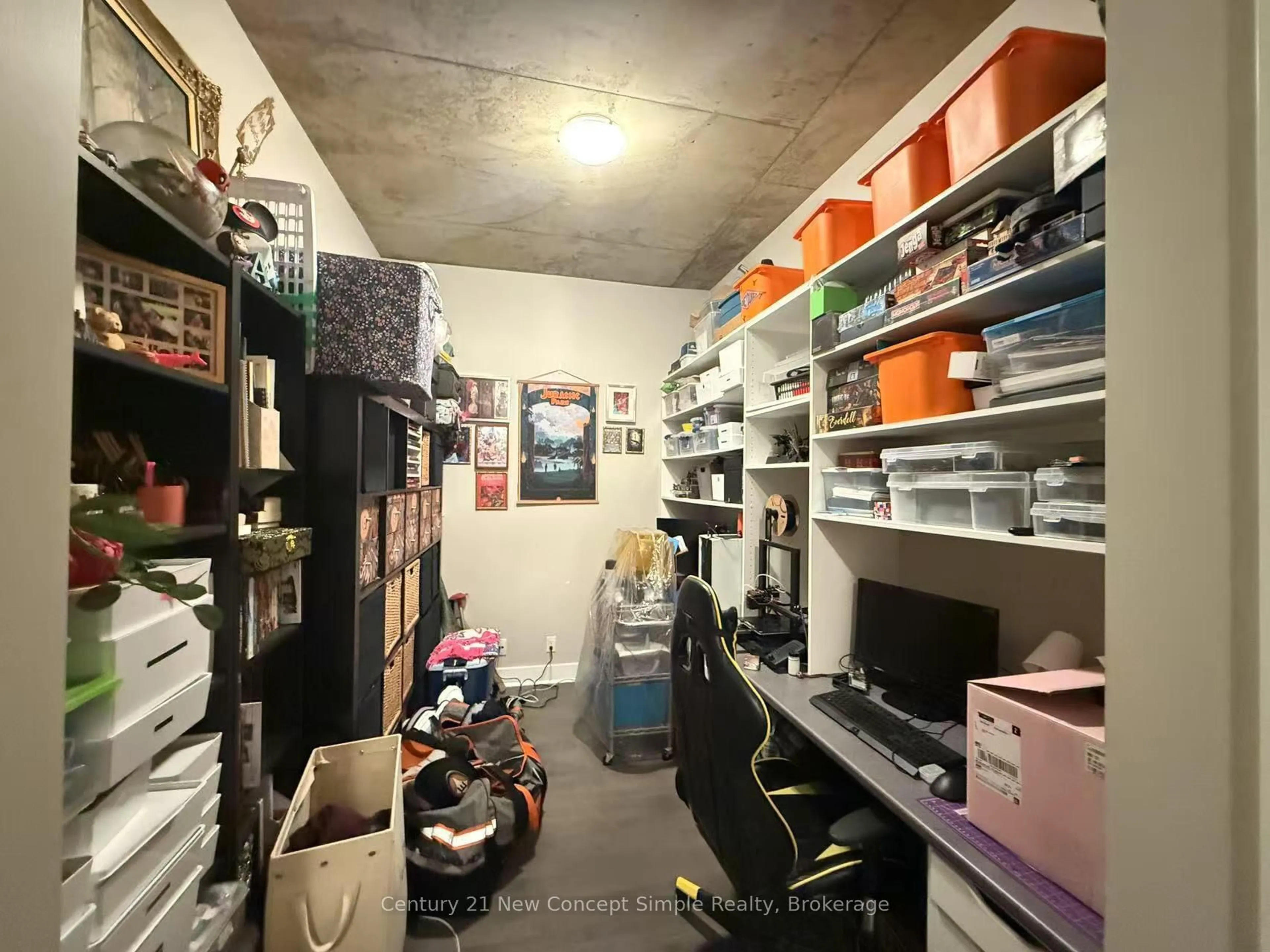 Unknown for 399 Adelaide St #305, Toronto Ontario M5V 1S4