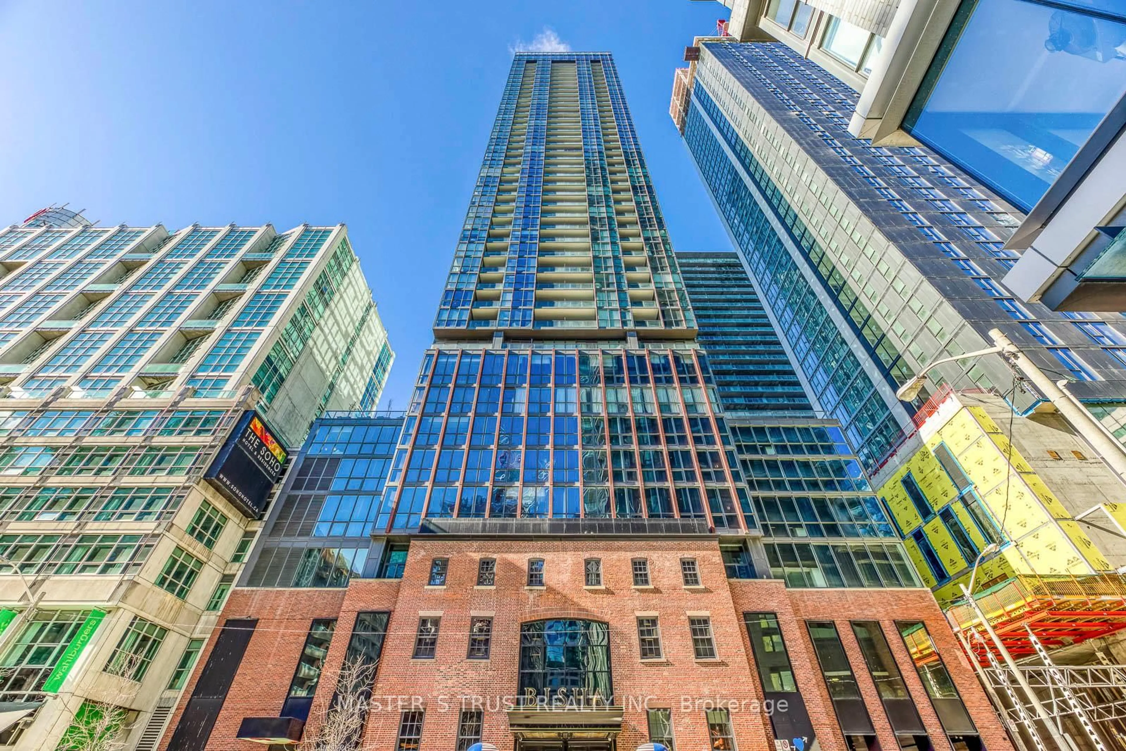 A pic from outside/outdoor area/front of a property/back of a property/a pic from drone, city buildings view from balcony for 88 Blue Jays Way #1505, Toronto Ontario M5V 2G3