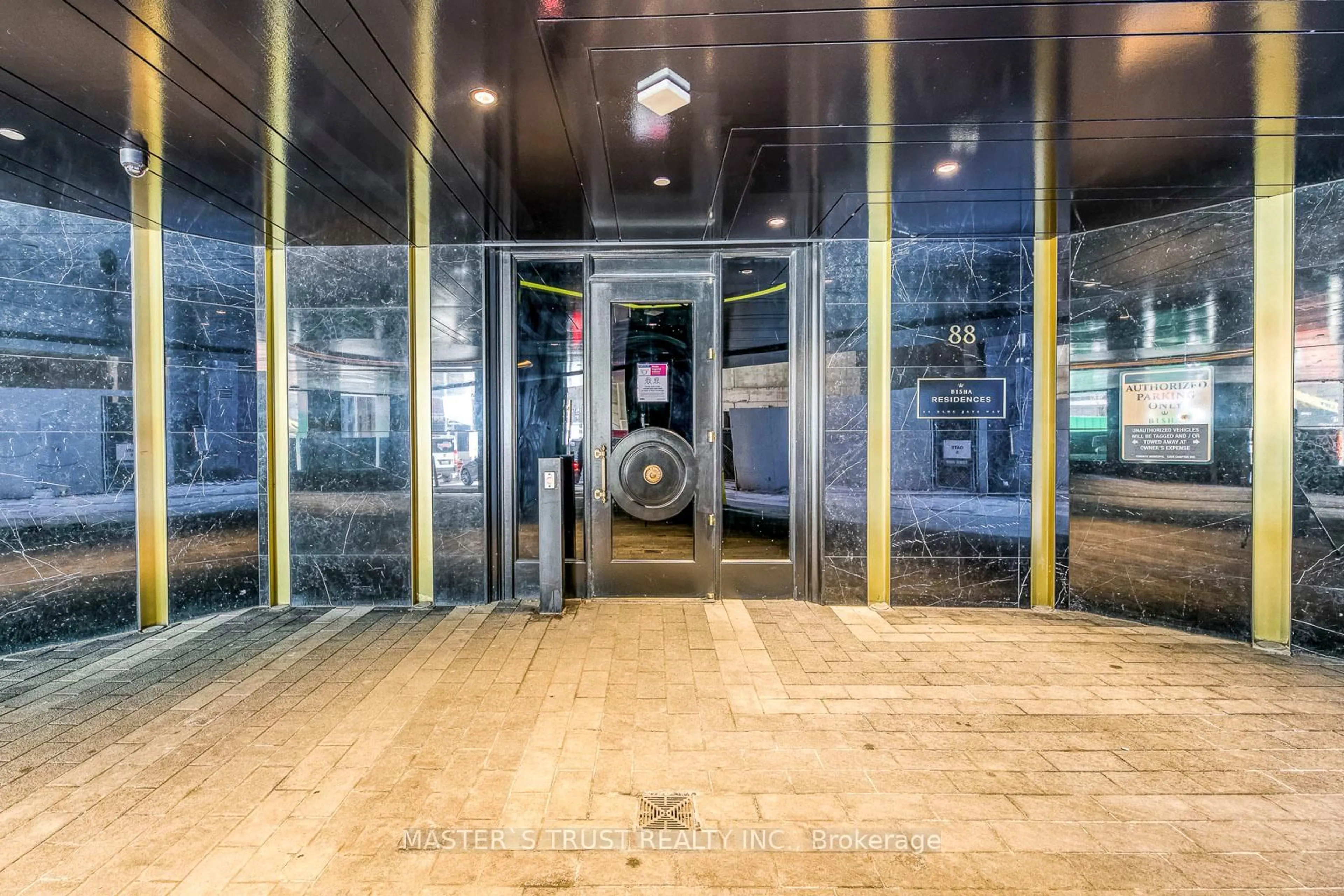 Indoor foyer for 88 Blue Jays Way #1505, Toronto Ontario M5V 2G3