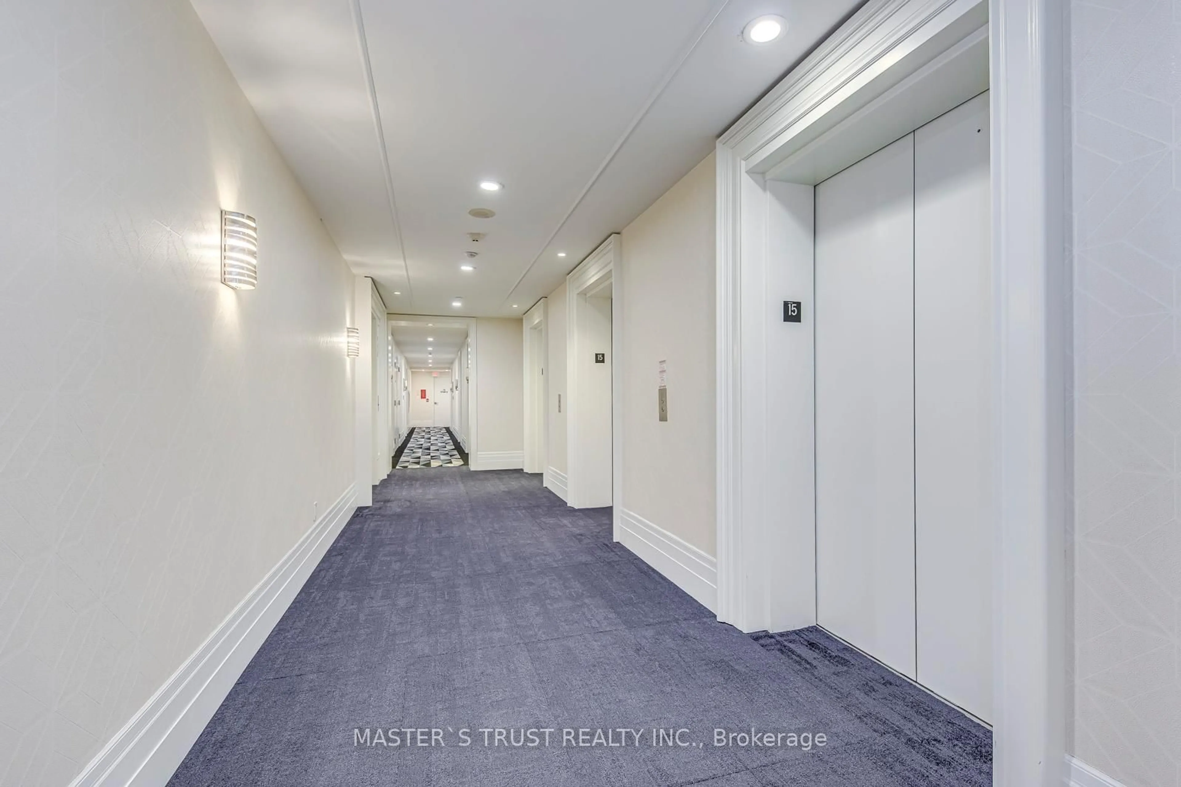 Indoor foyer for 88 Blue Jays Way #1505, Toronto Ontario M5V 2G3