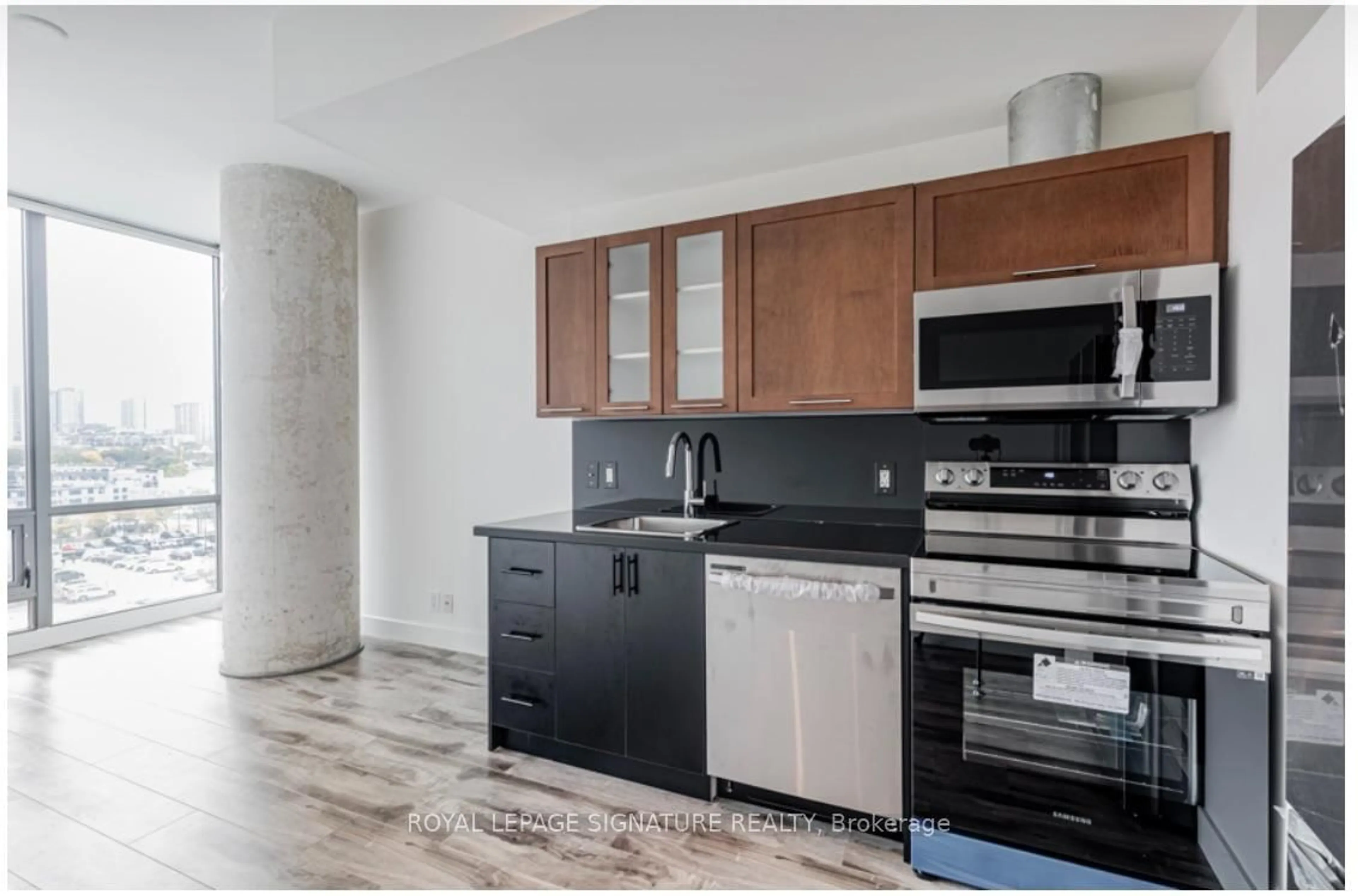Standard kitchen, ceramic/tile floor for 33 Mill St #703, Toronto Ontario M5A 3R3