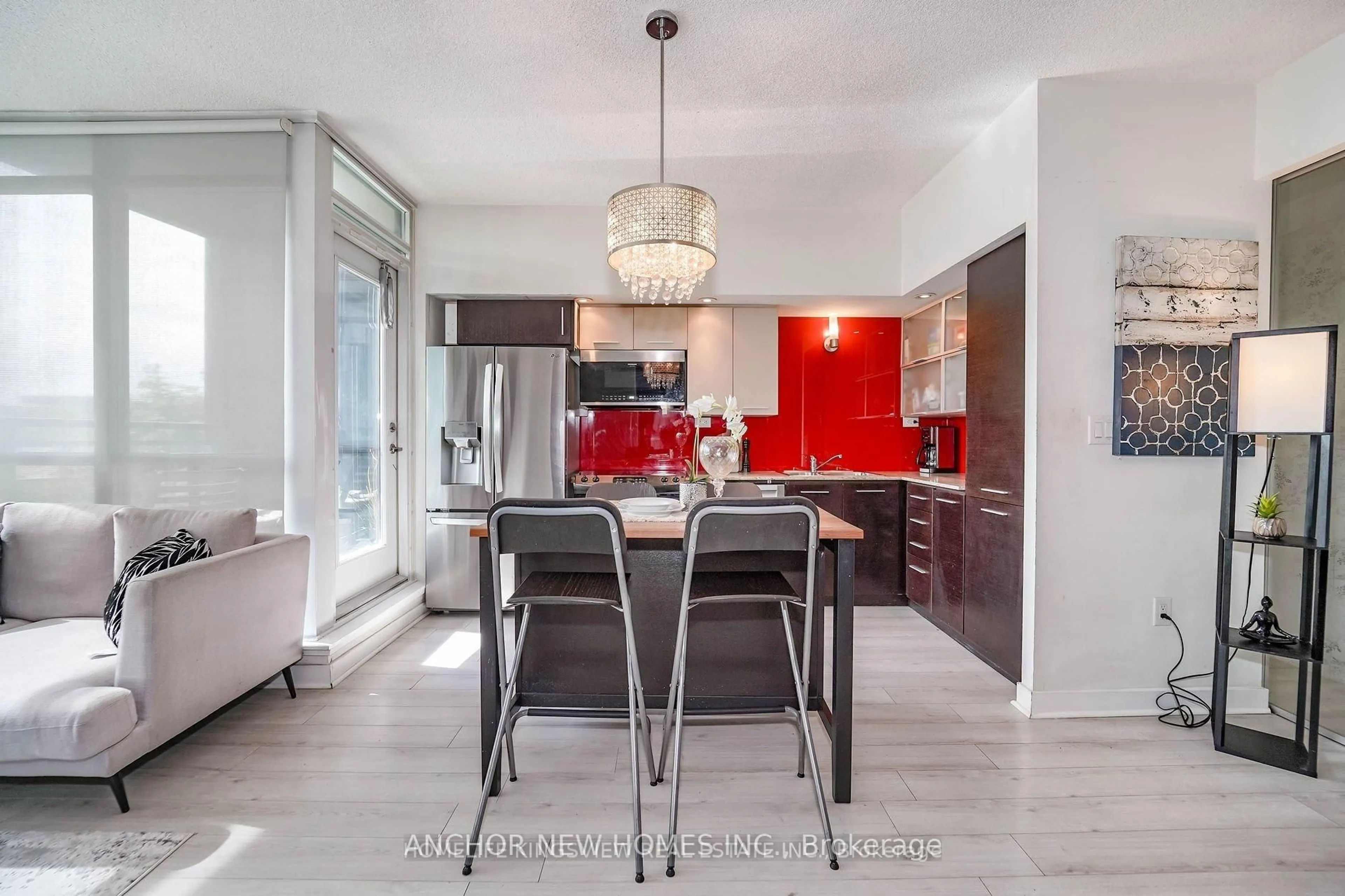 Contemporary kitchen, ceramic/tile floor for 8 Telegram Mews #343, Toronto Ontario M5V 3Z5