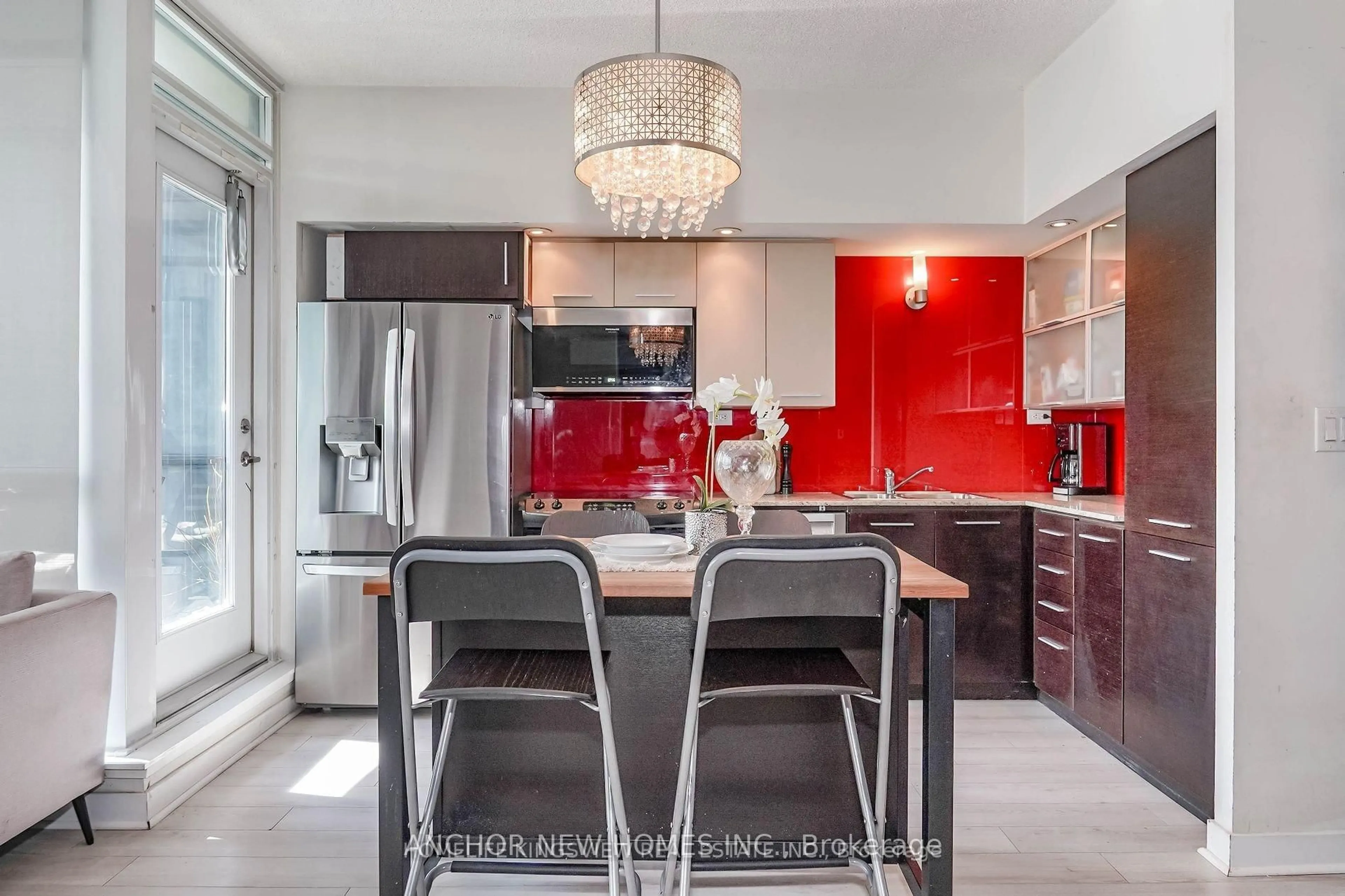 Contemporary kitchen, ceramic/tile floor for 8 Telegram Mews #343, Toronto Ontario M5V 3Z5