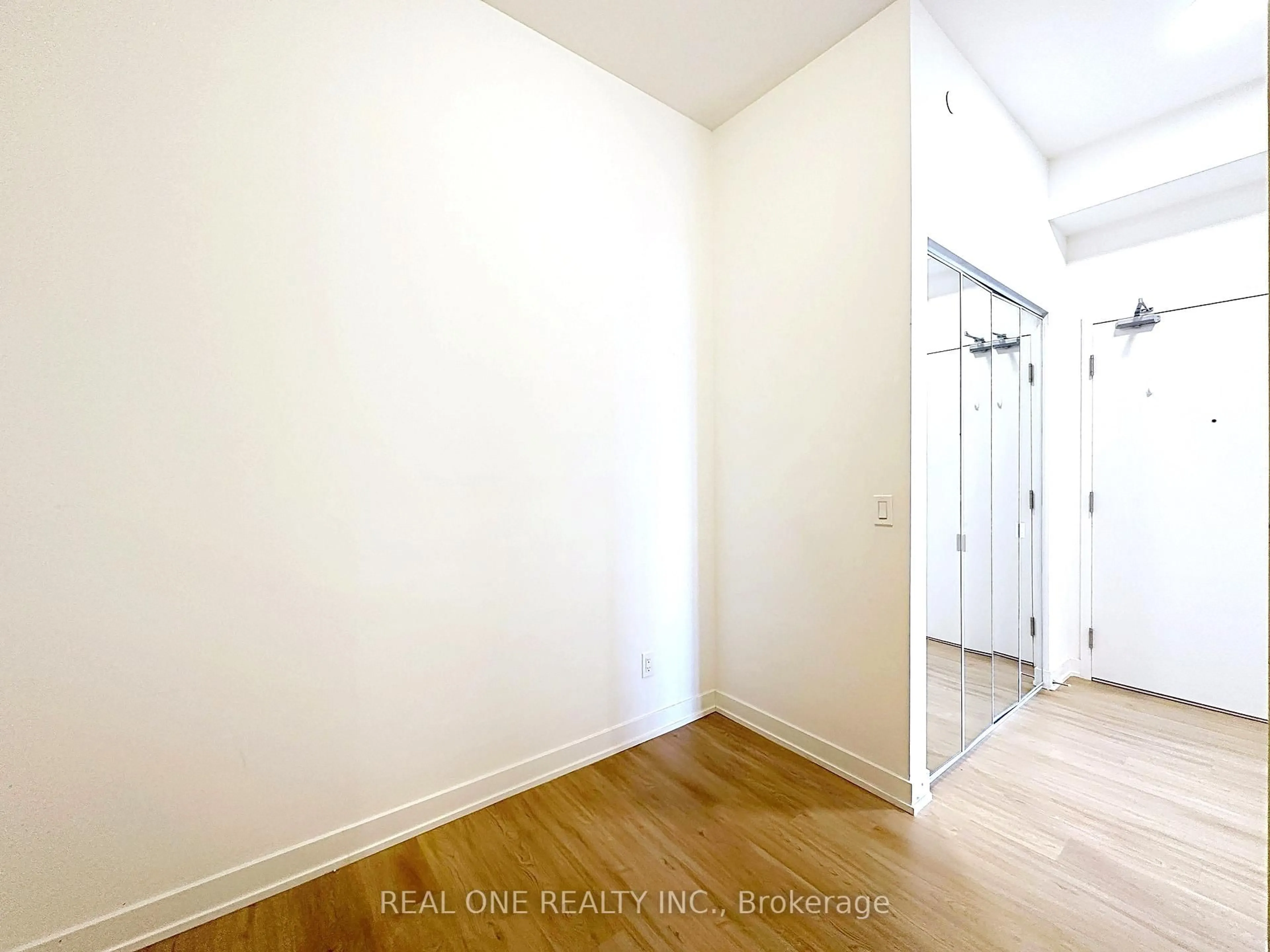 Unknown for 10 Deerlick Crt #817, Toronto Ontario M3A 0A7