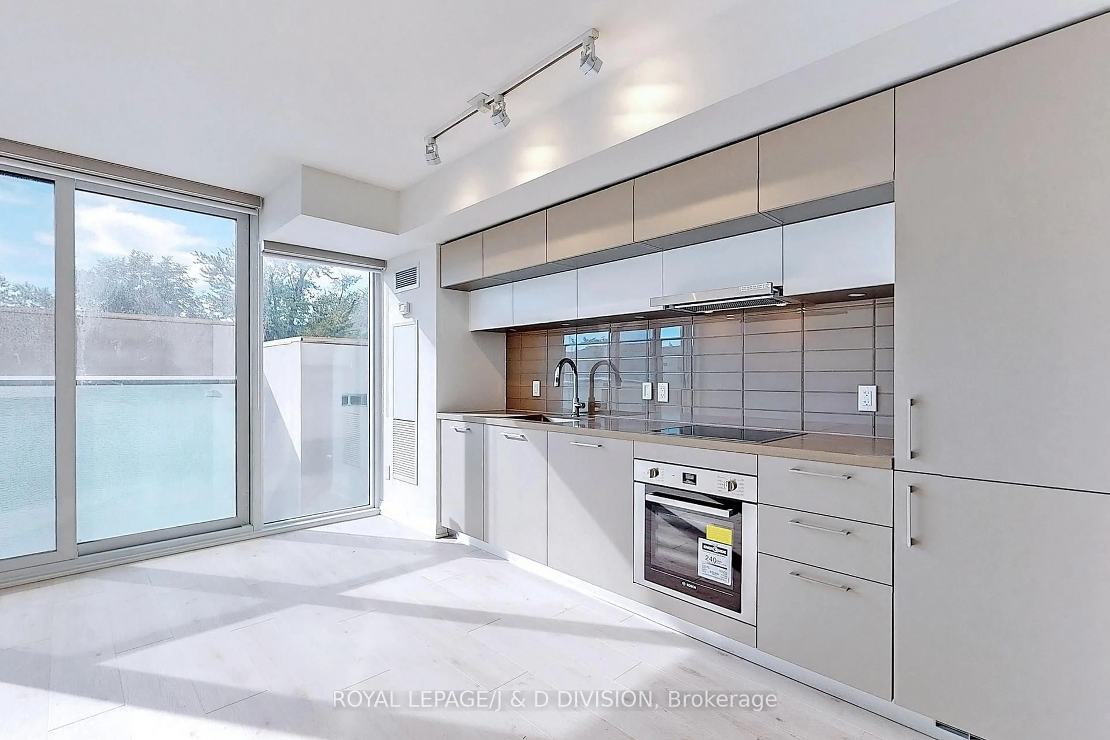 Contemporary kitchen, ceramic/tile floor for 99 Foxbar Rd #311, Toronto Ontario M4V 0B2