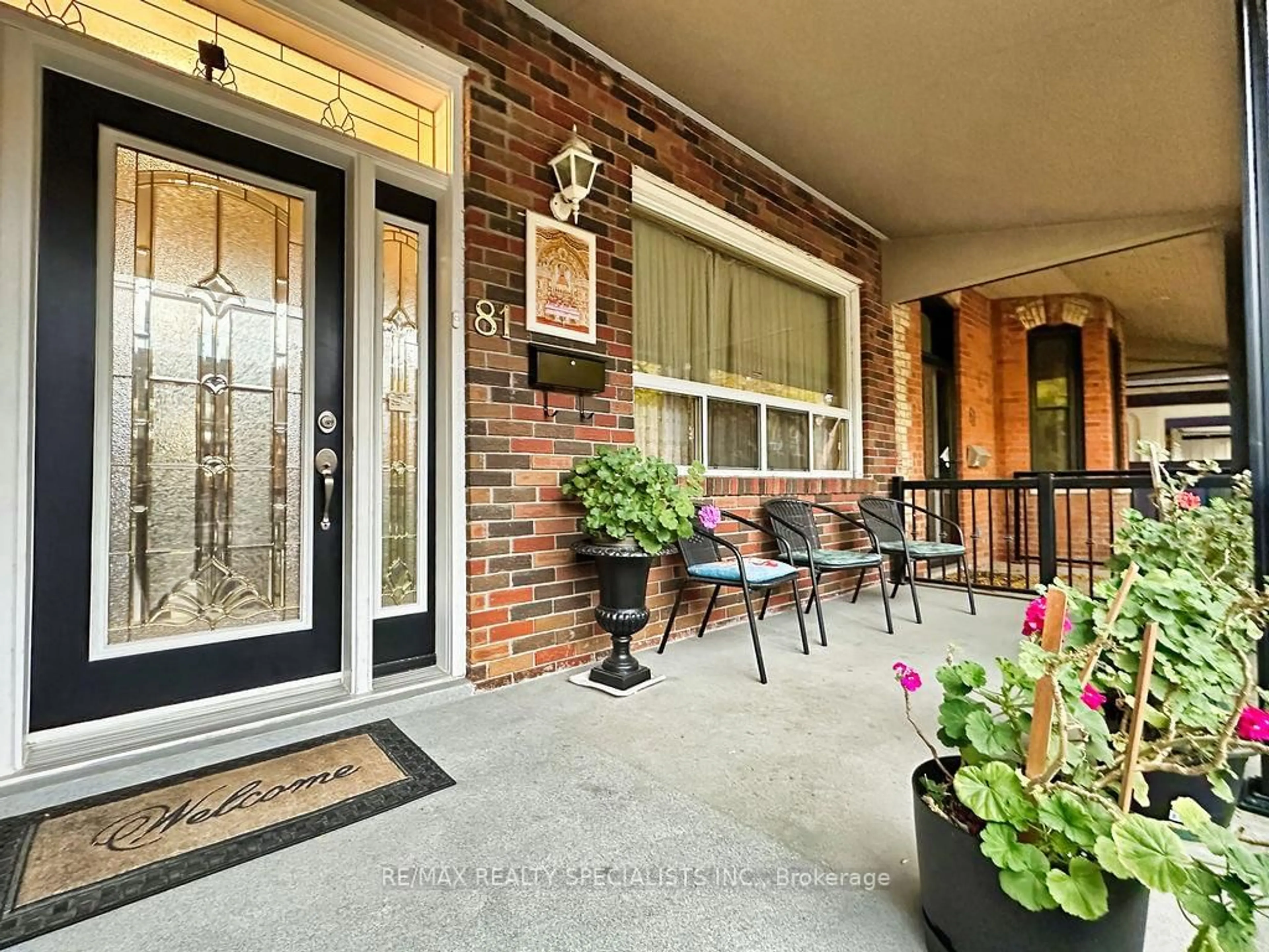 Indoor entryway for 81 Argyle St, Toronto Ontario M6J 1N8