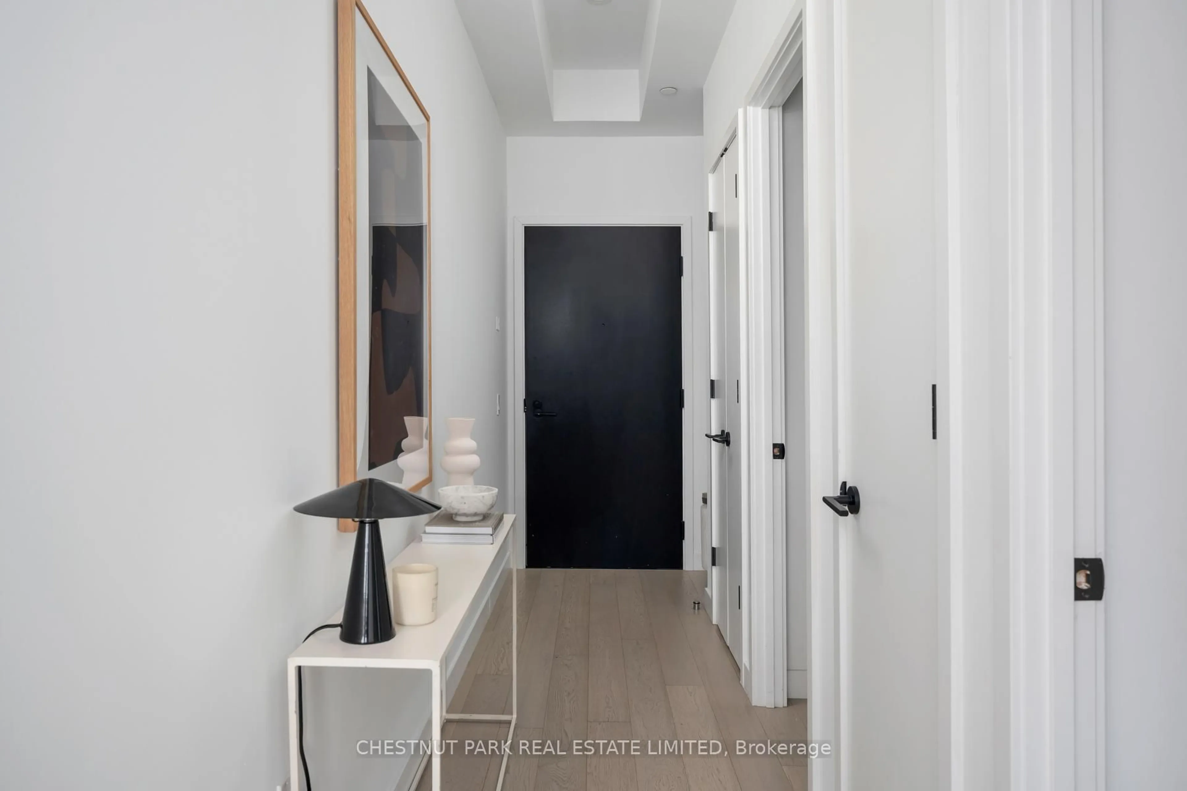 Indoor entryway for 505 Richmond St #414, Toronto Ontario M5V 0P4