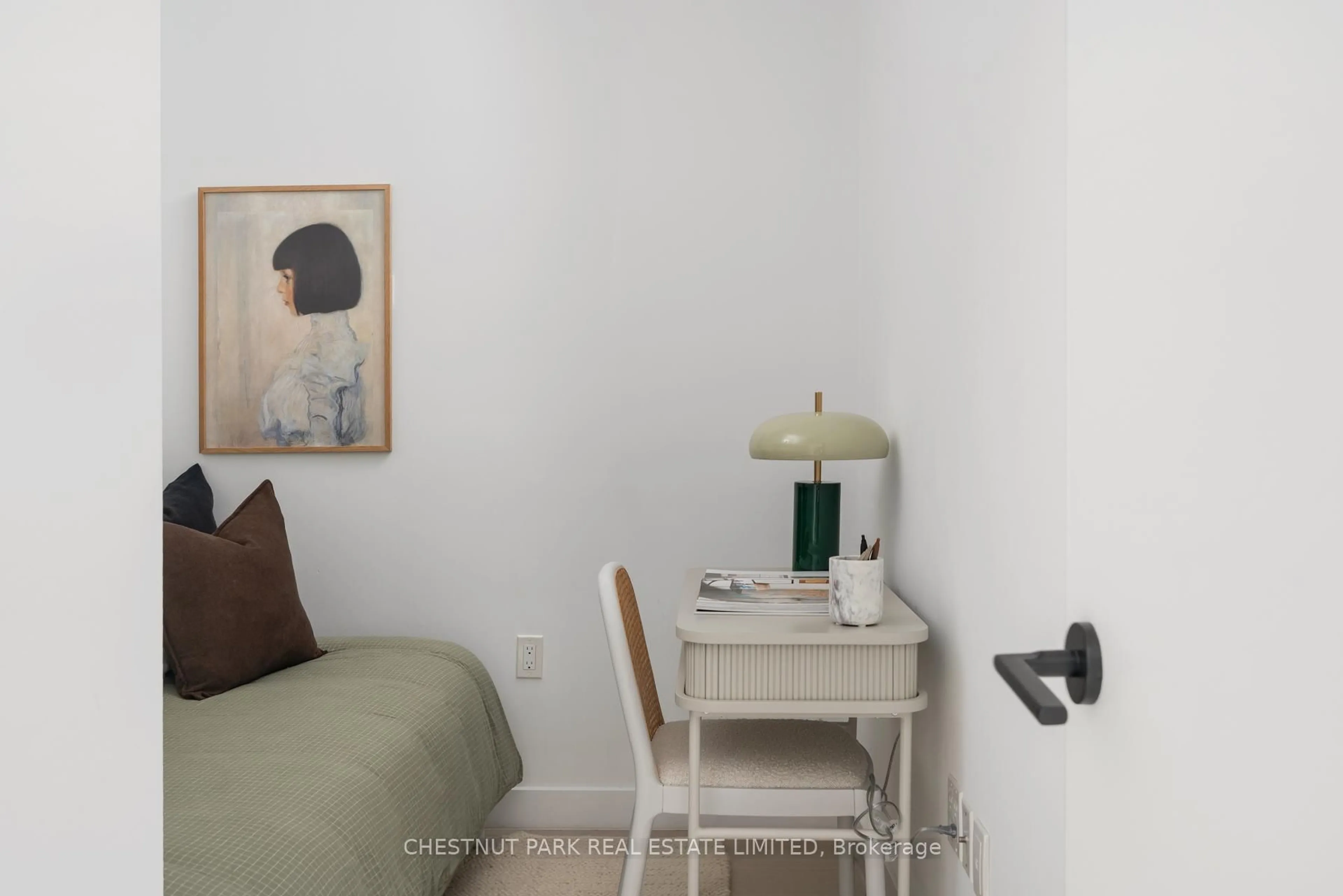 A pic of a room for 505 Richmond St #414, Toronto Ontario M5V 0P4