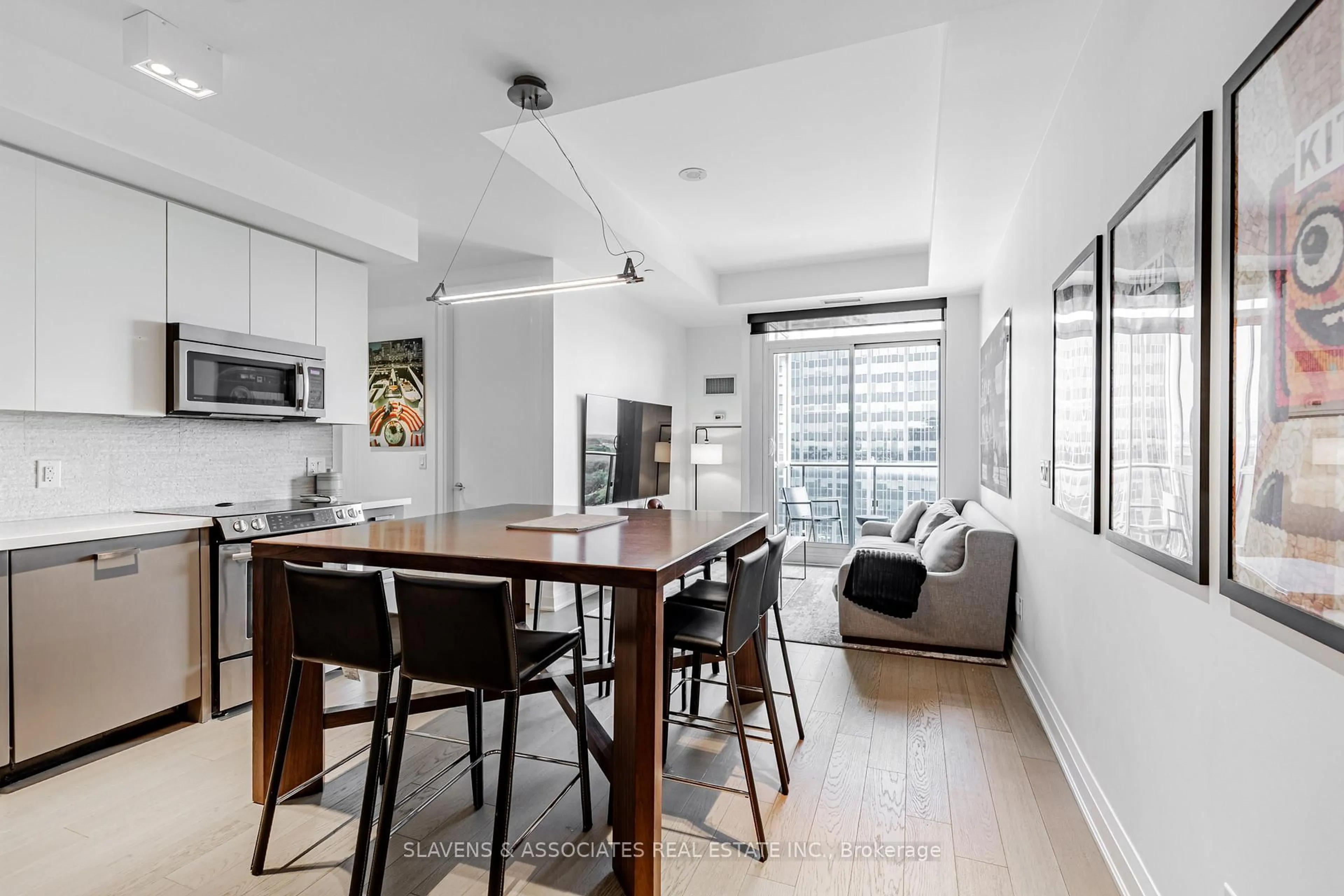 Open concept kitchen, unknown for 60 Berwick Ave #LPH01, Toronto Ontario M5P 0A3