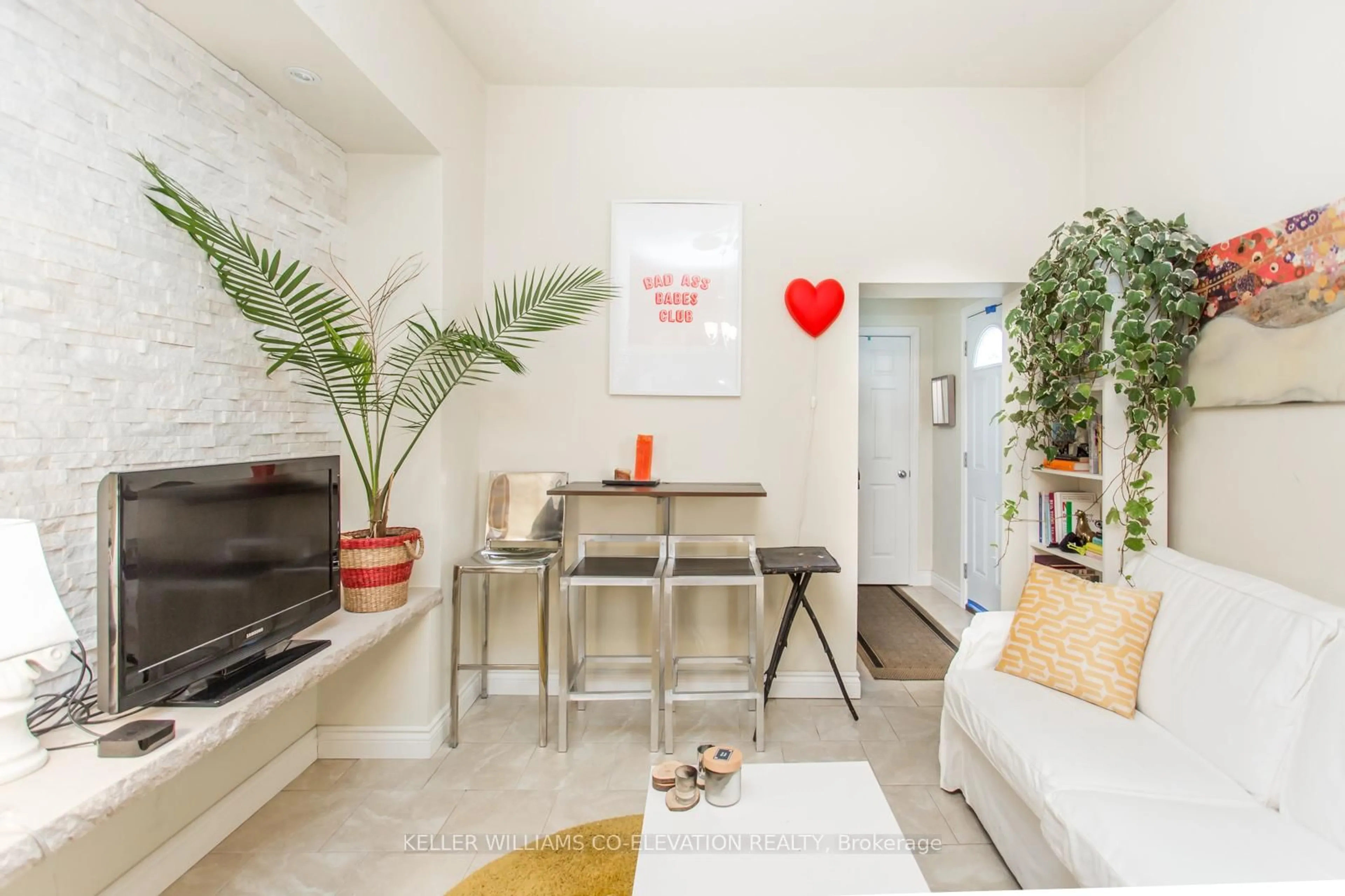 Unknown for 157 Argyle St, Toronto Ontario M6J 1P2