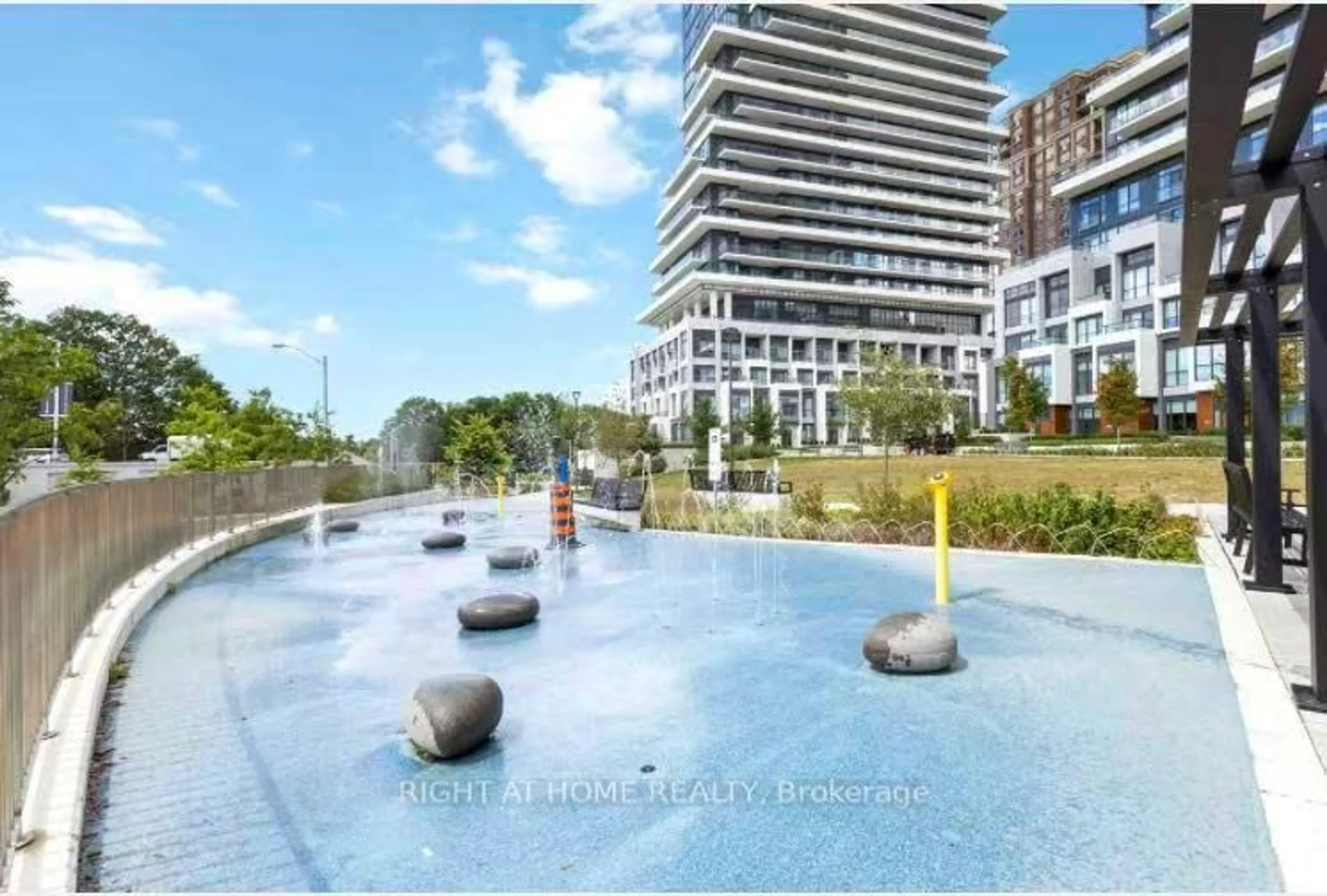 Pool for 30 Inn On The Park Dr #2901, Toronto Ontario M3C 0P7