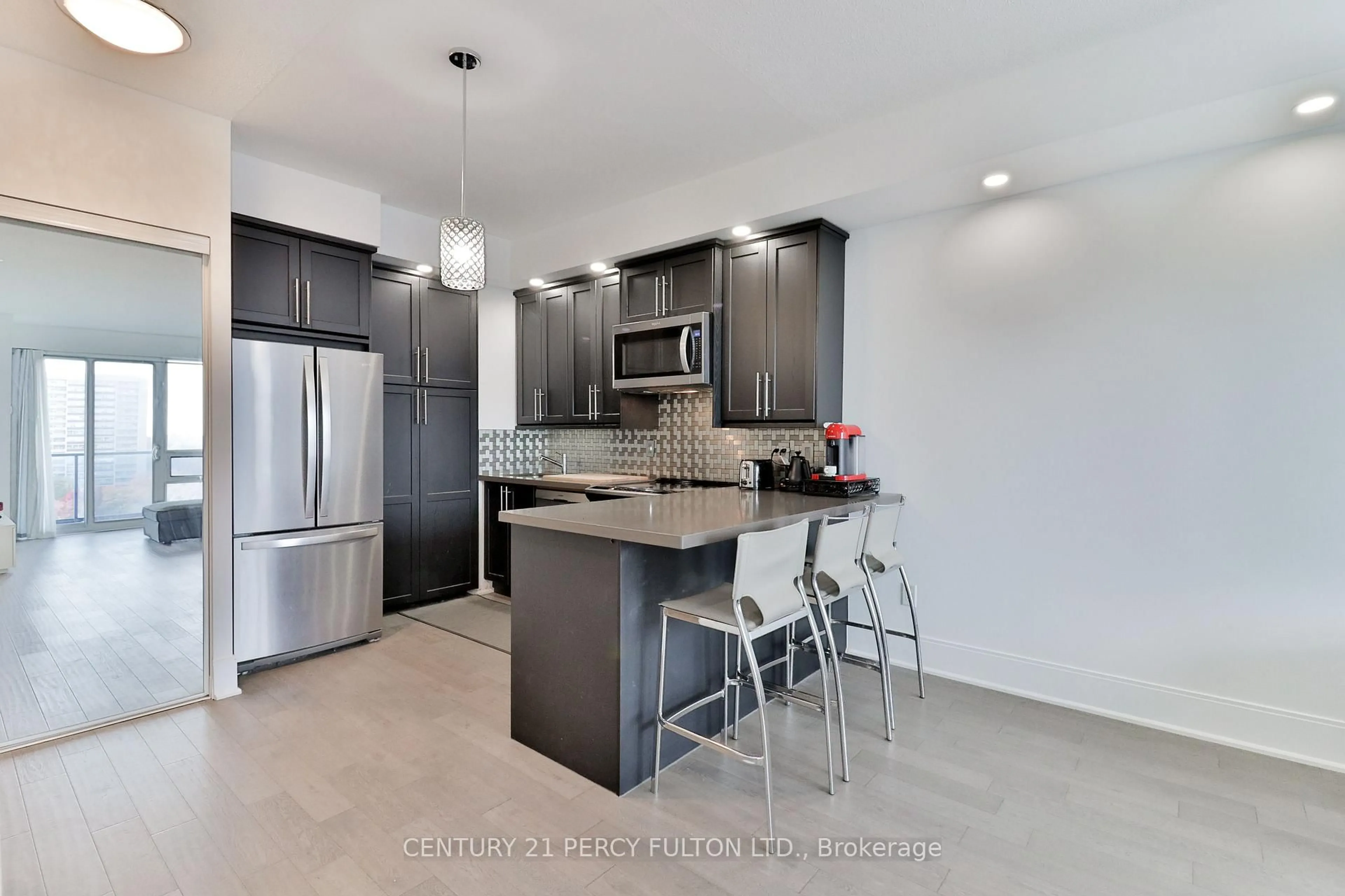 Open concept kitchen, ceramic/tile floor for 181 Wynford Dr #1201, Toronto Ontario M3C 0C6