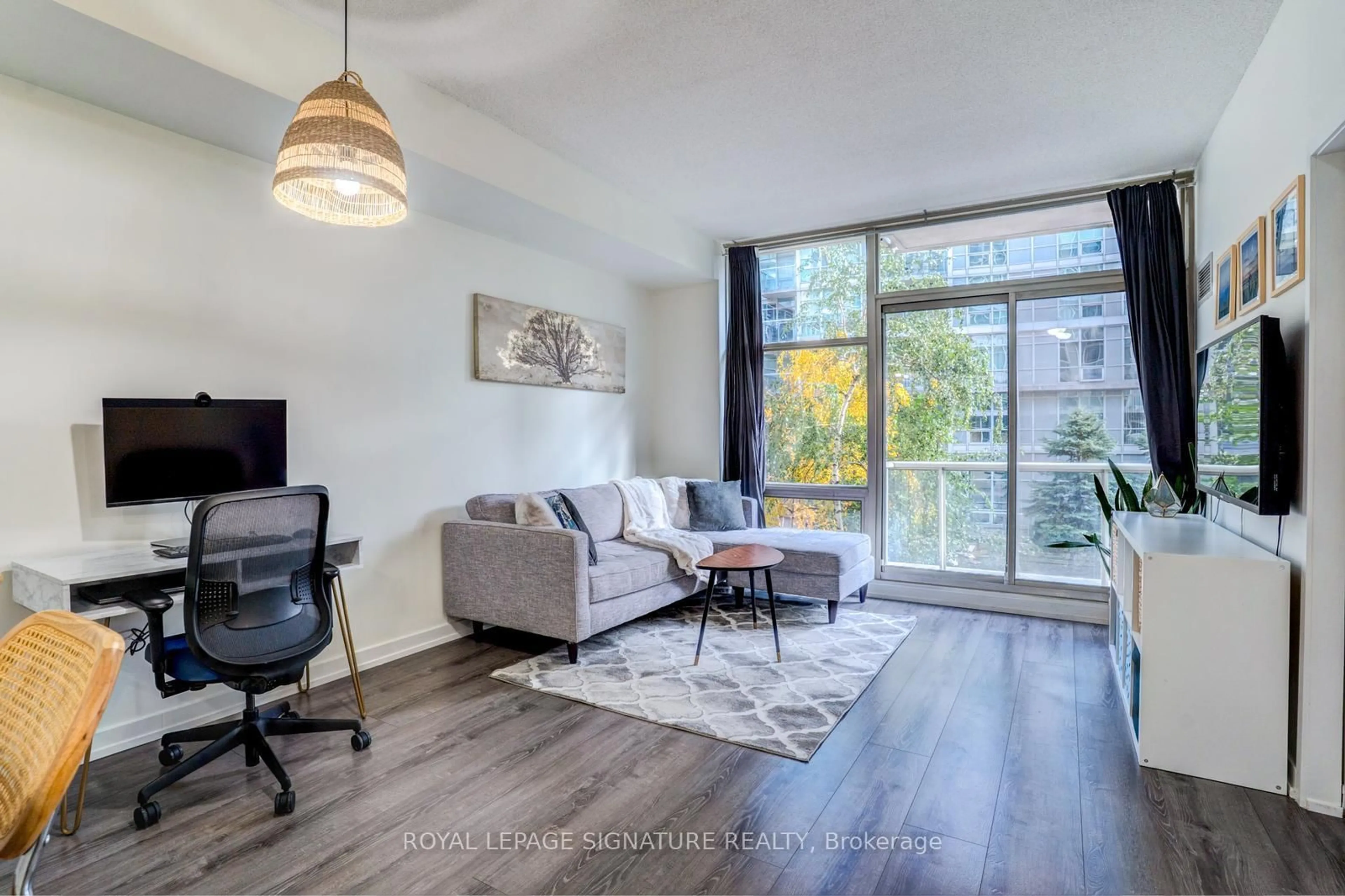 Living room with furniture, unknown for 9 Spadina Ave #M09, Toronto Ontario M5V 3V5