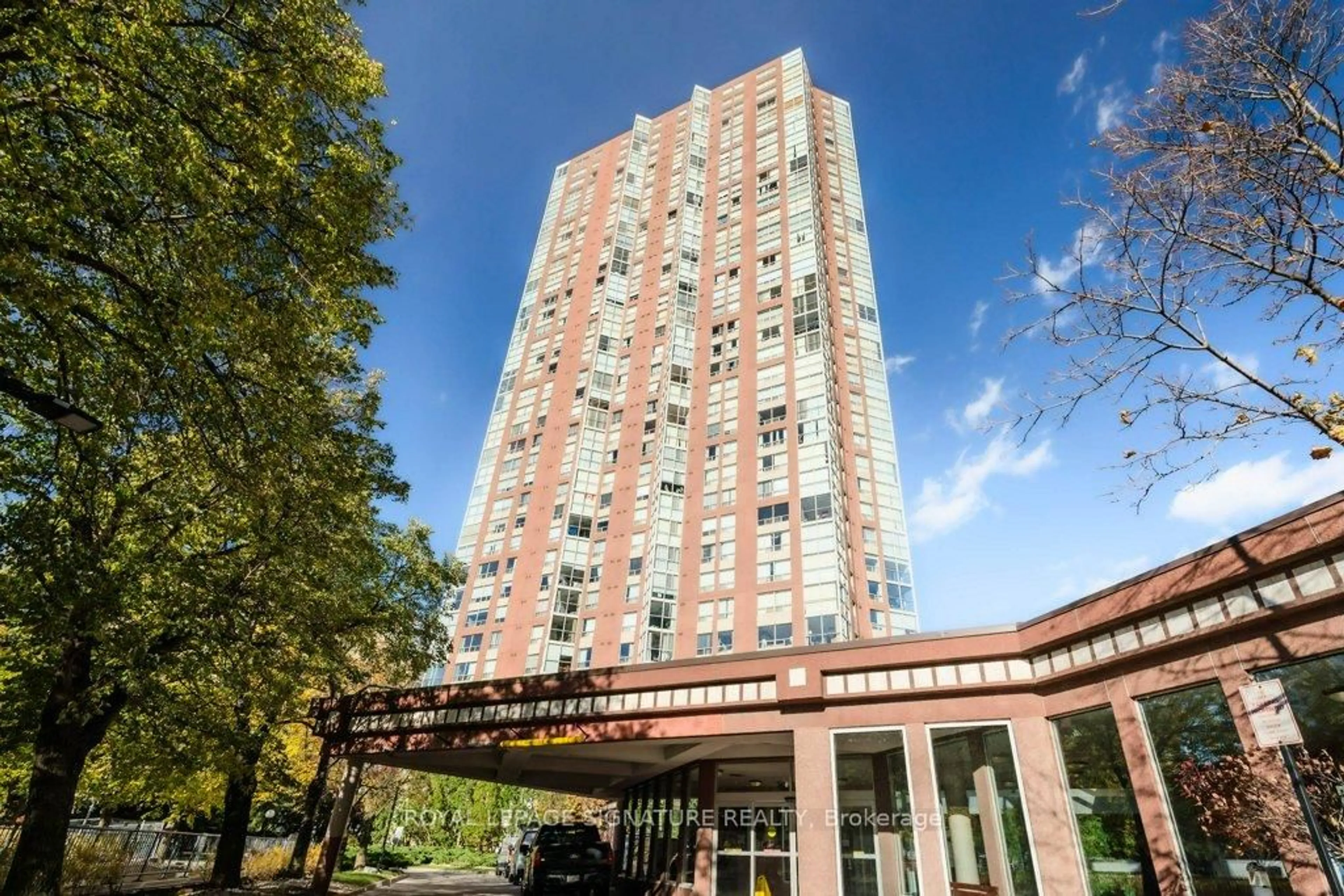 Unknown for 7 Concorde Pl #2812, Toronto Ontario M3C 3N4