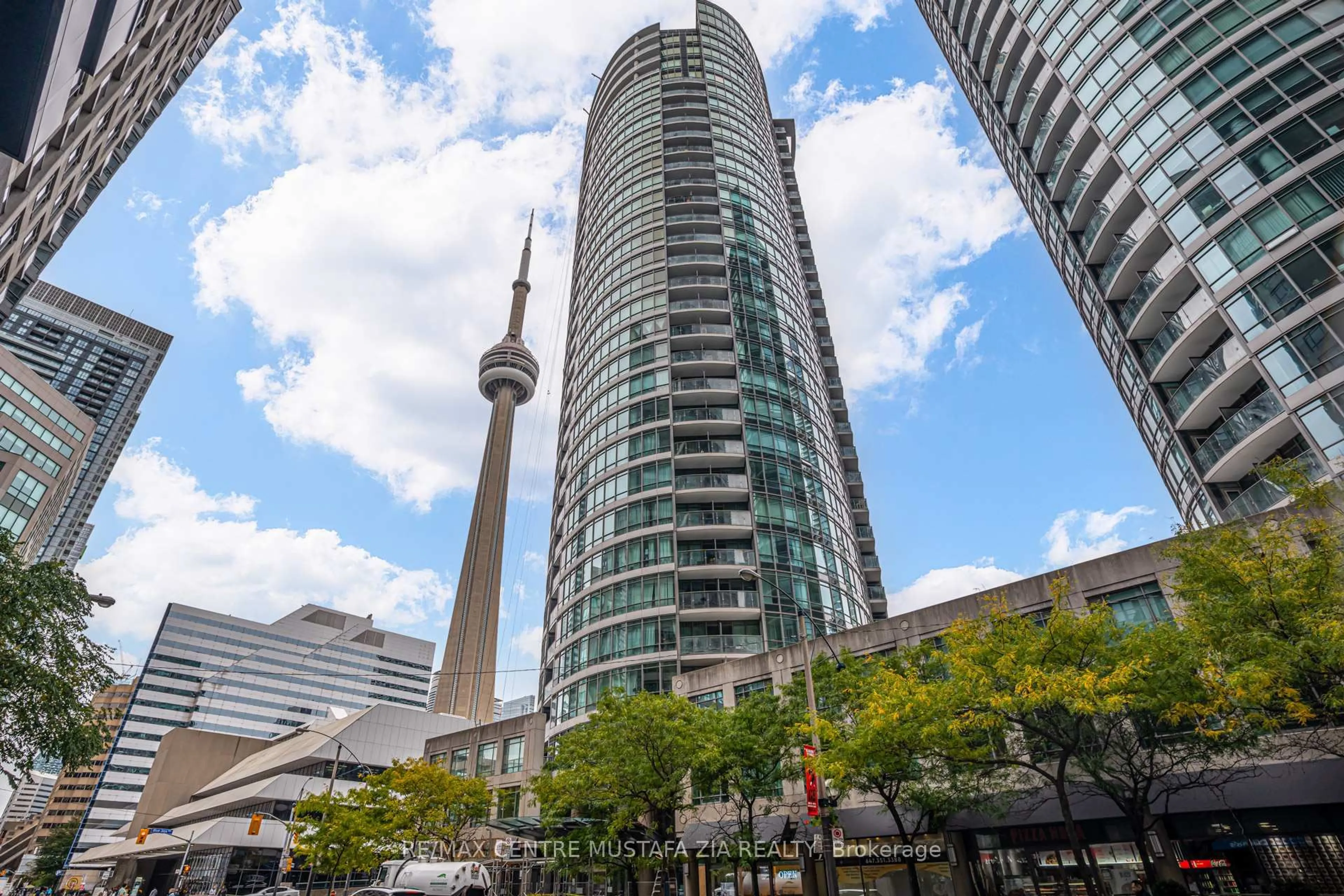 Patio, street for 361 Front St #1901, Toronto Ontario M5V 3R5