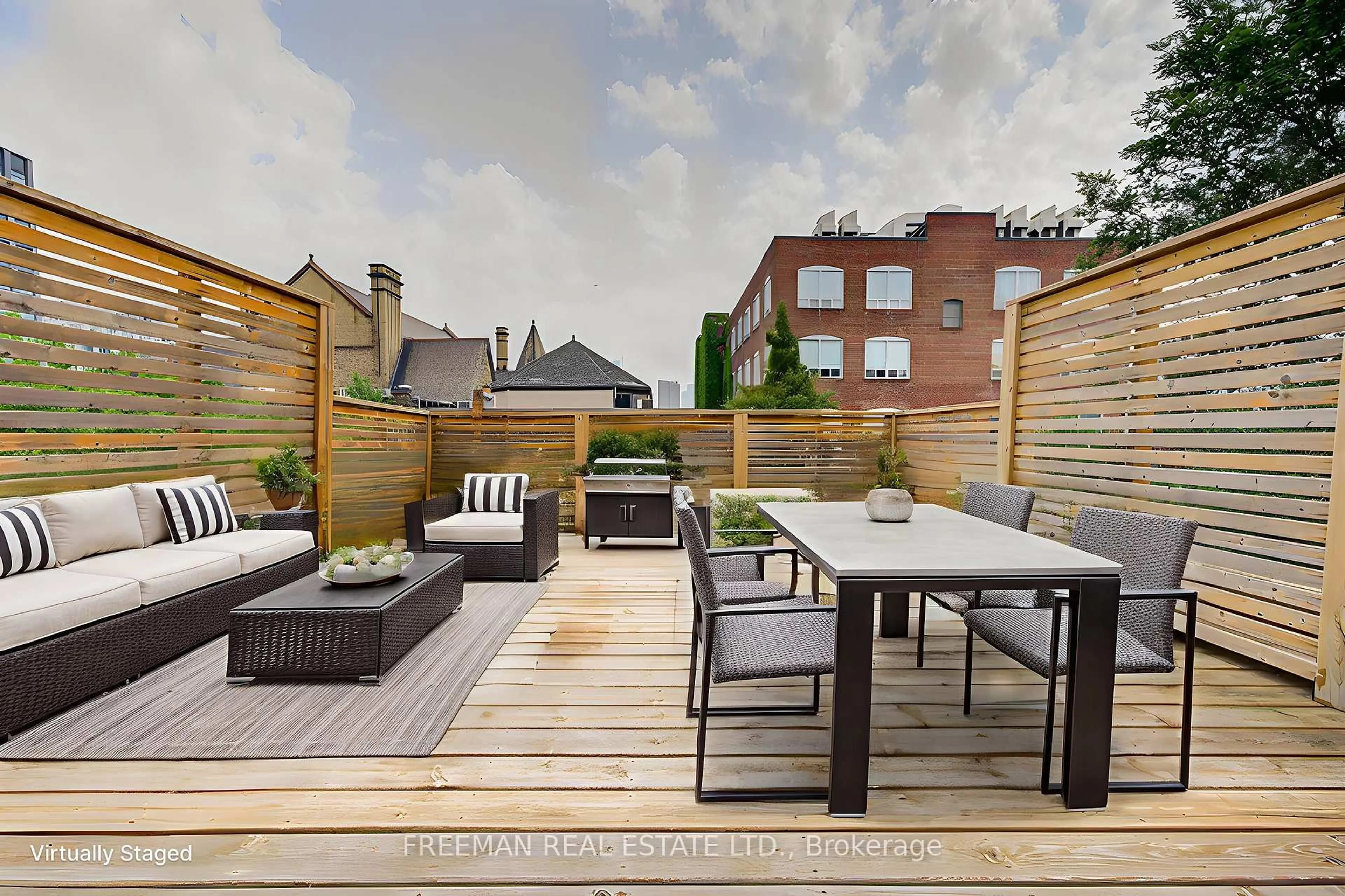 Patio, street for 555 Markham St, Toronto Ontario M6G 2L6