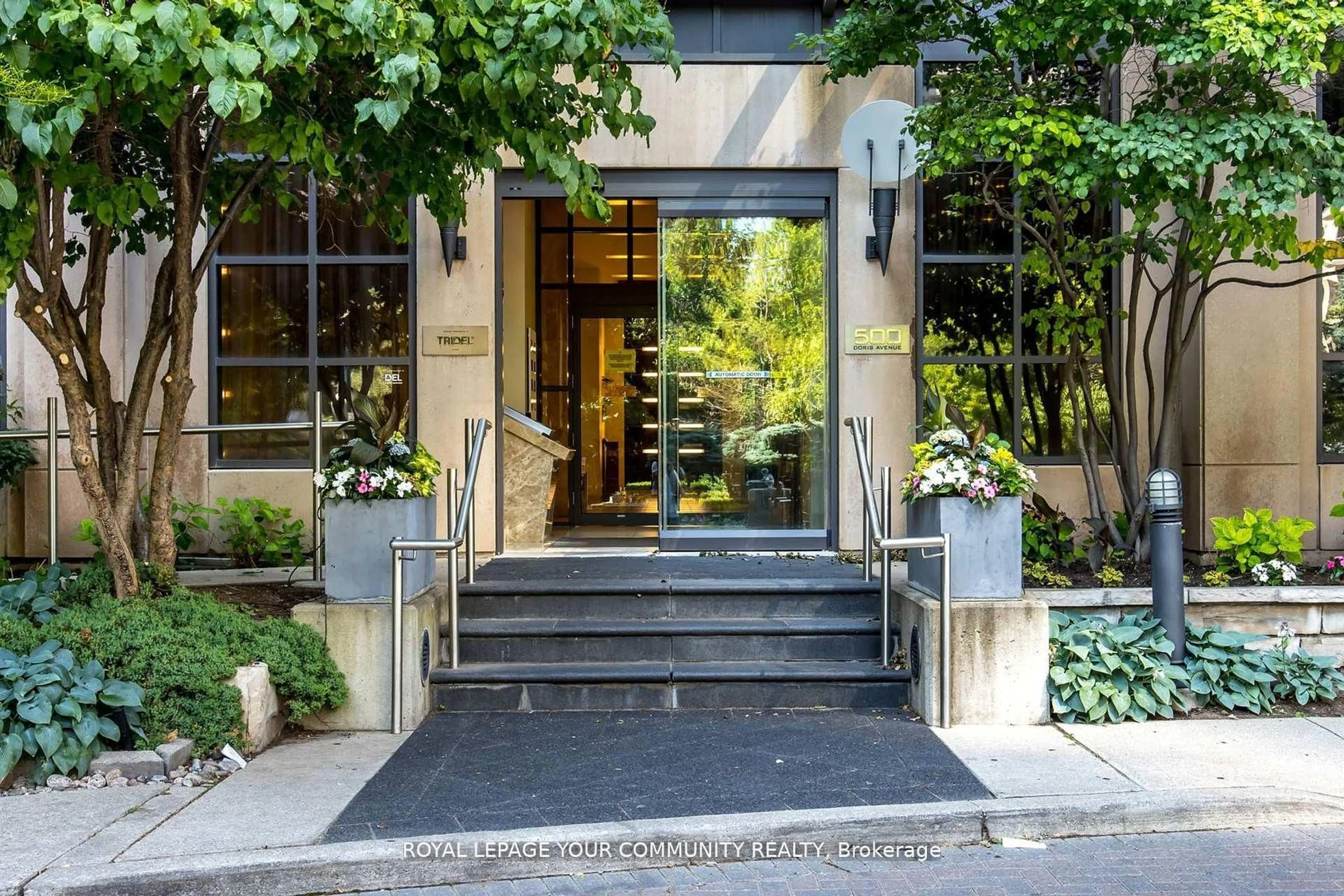 Indoor entryway for 500 Doris Ave #1719, Toronto Ontario M2N 0C7