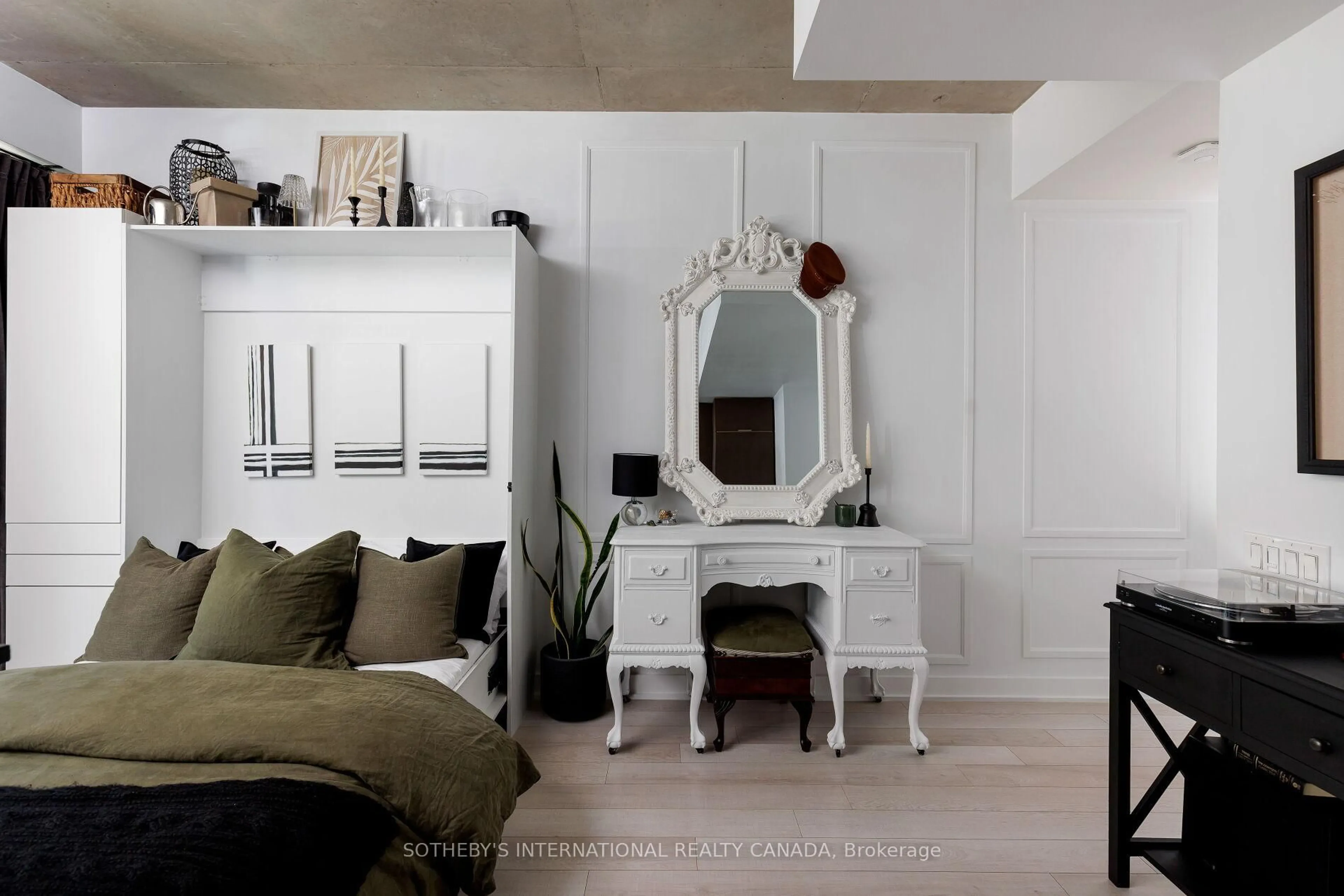 Living room with furniture, unknown for 5 Hanna Ave #223, Toronto Ontario M6K 0B3