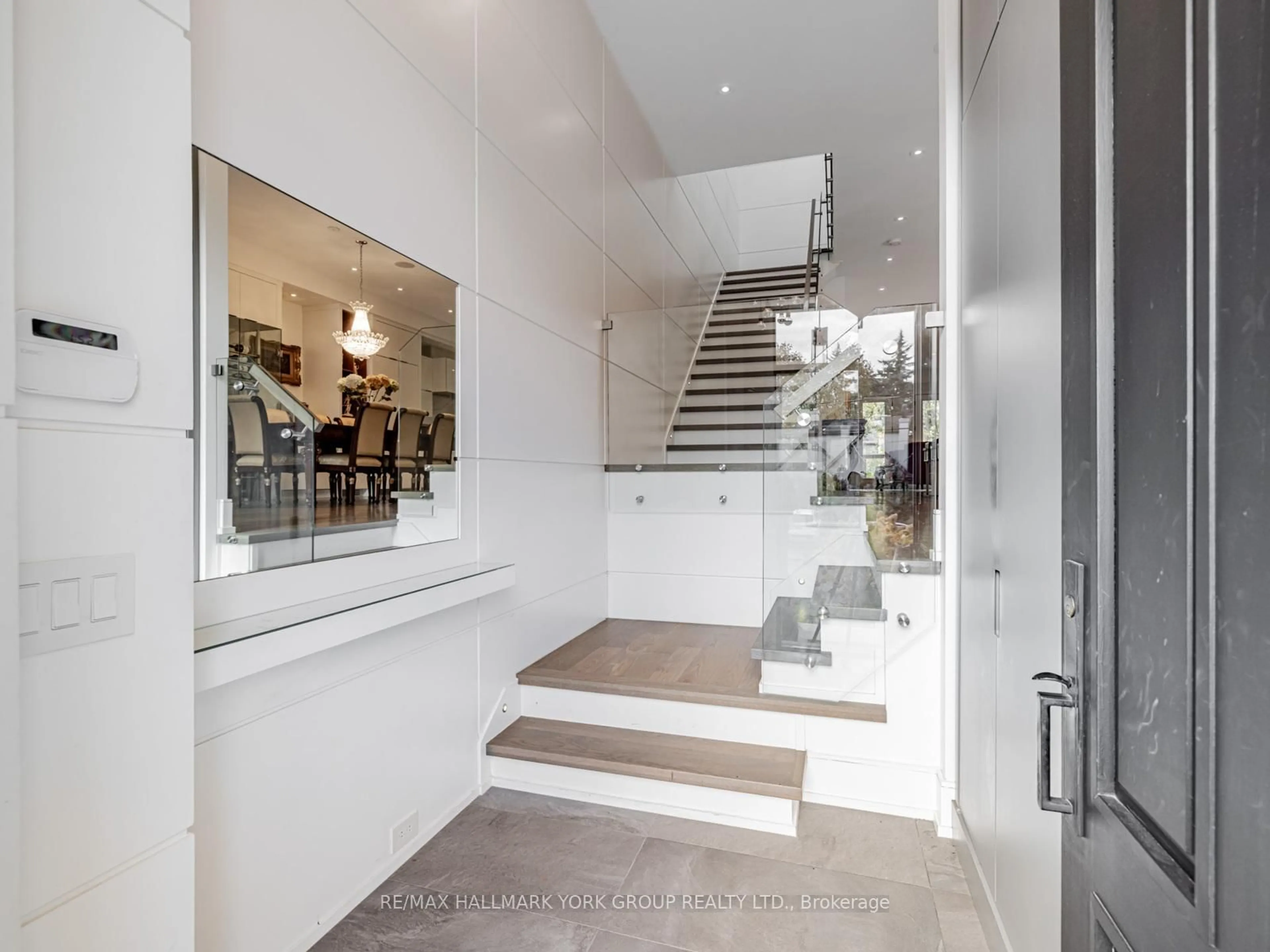 Indoor foyer for 62 St Germain Ave, Toronto Ontario M5M 1V8