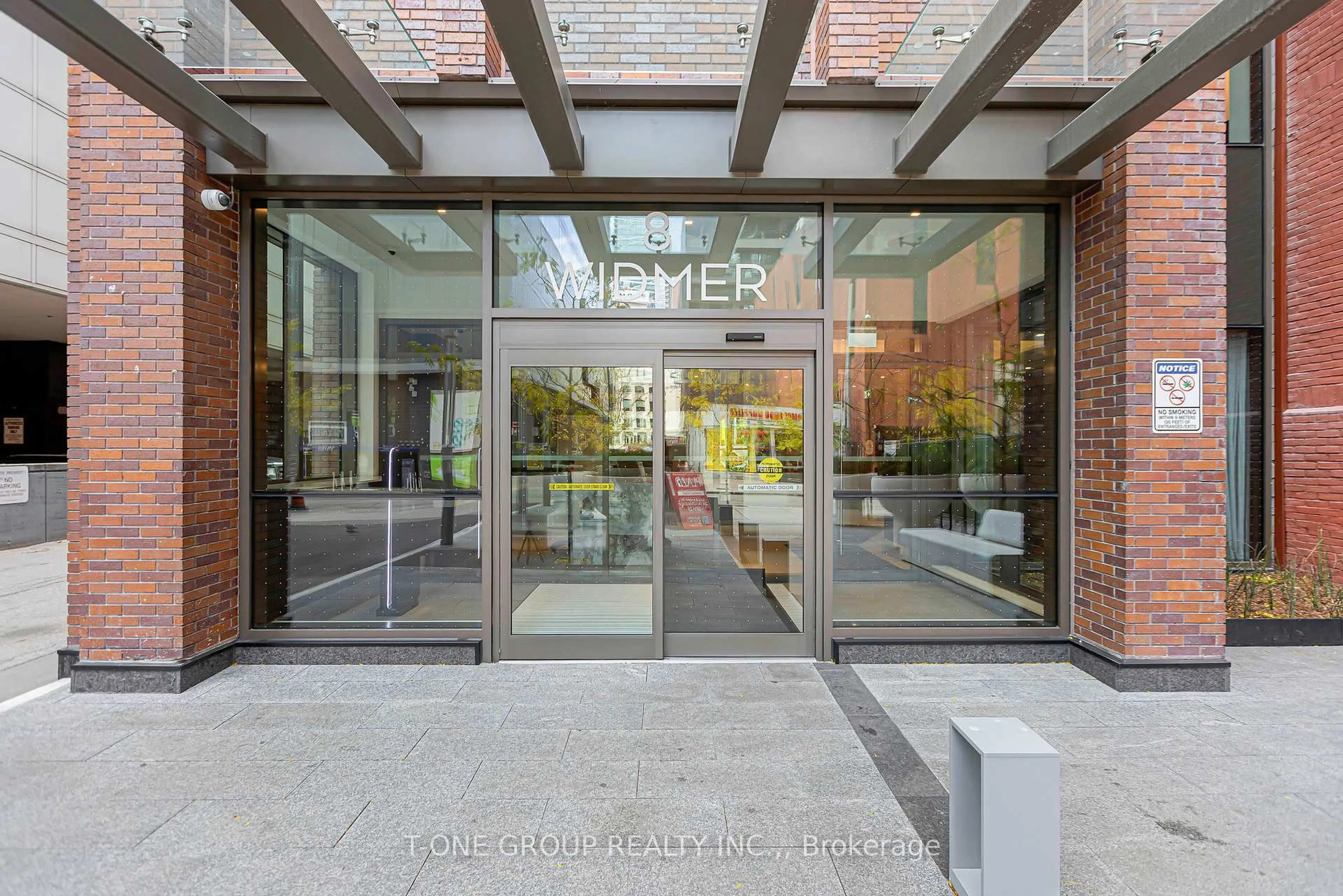 Indoor foyer for 8 WIDMER St #808, Toronto Ontario M5V 2E7