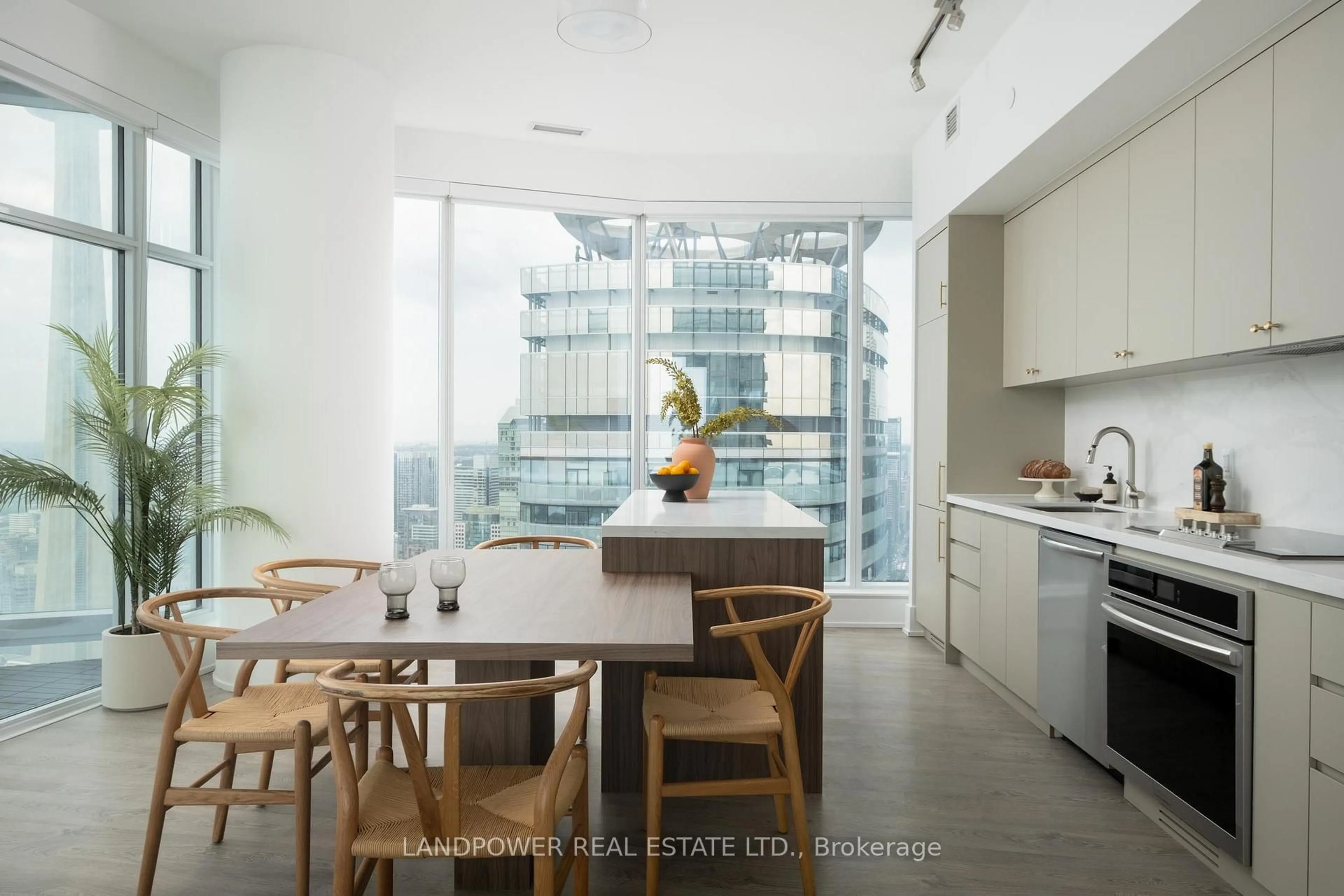 Unknown for 10 York St #6210, Toronto Ontario M5J 2L9