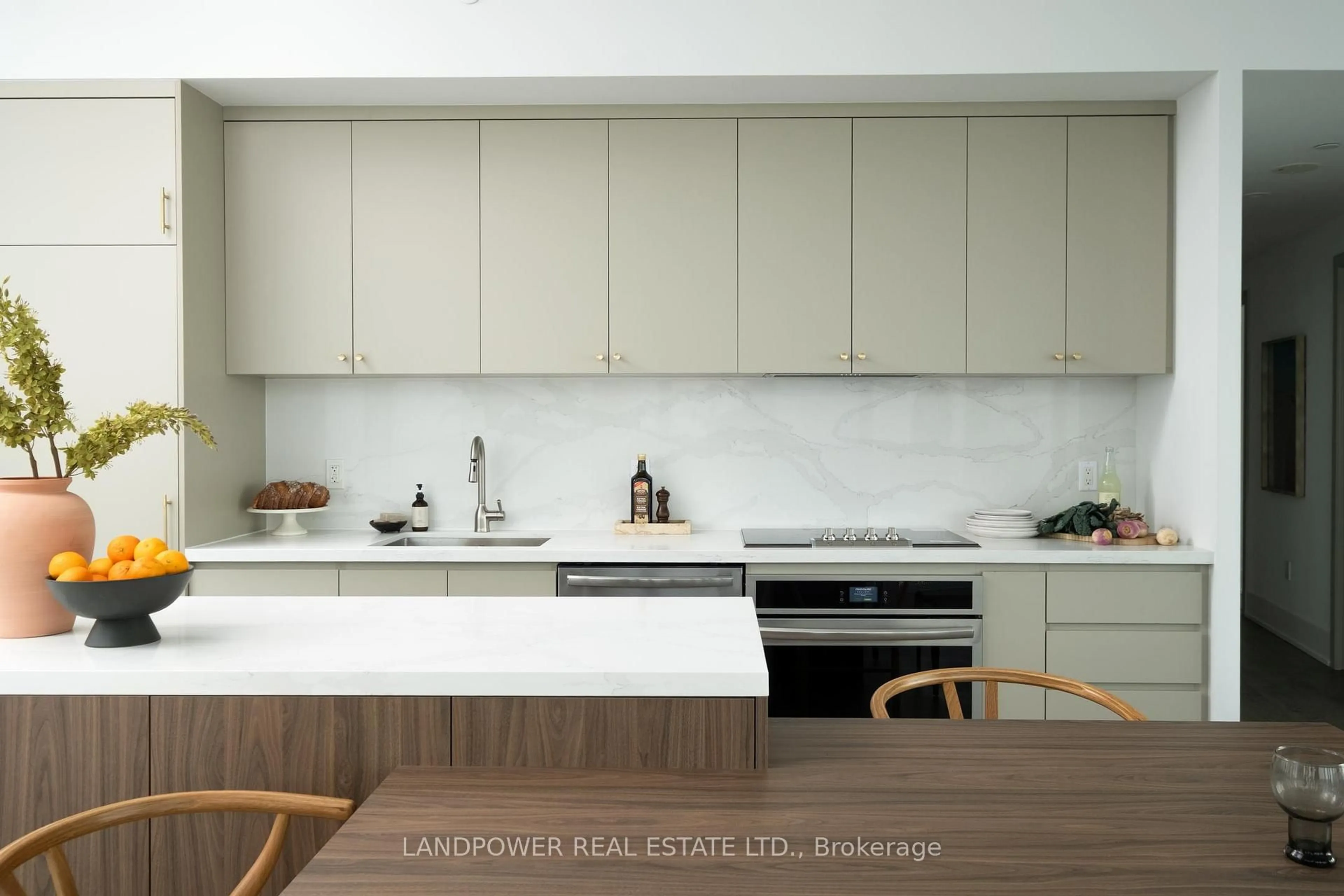 Contemporary kitchen, wood/laminate floor for 10 York St #6210, Toronto Ontario M5J 2L9