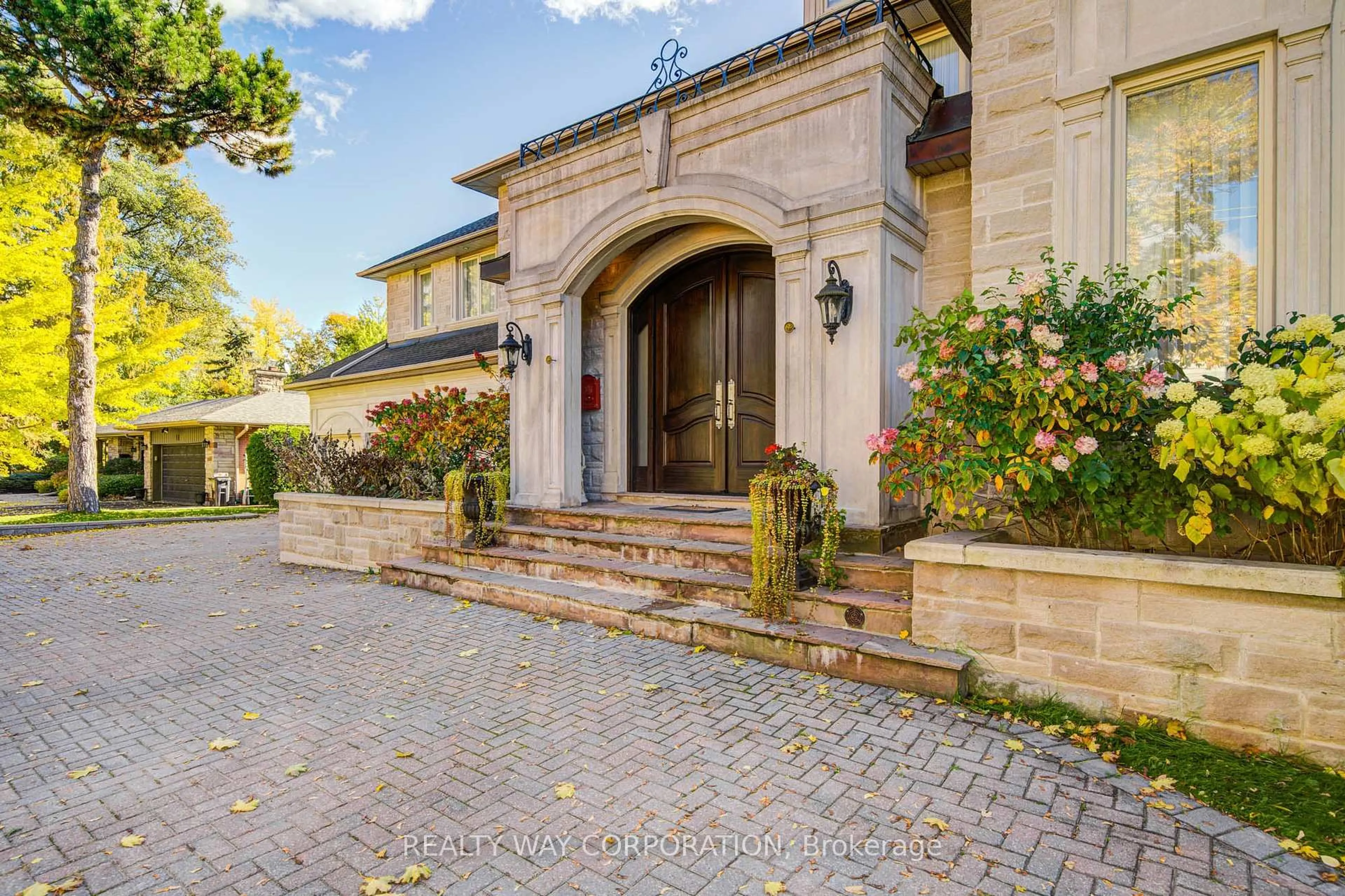 Unknown for 17 Heathcote Ave, Toronto Ontario M2L 1Y6