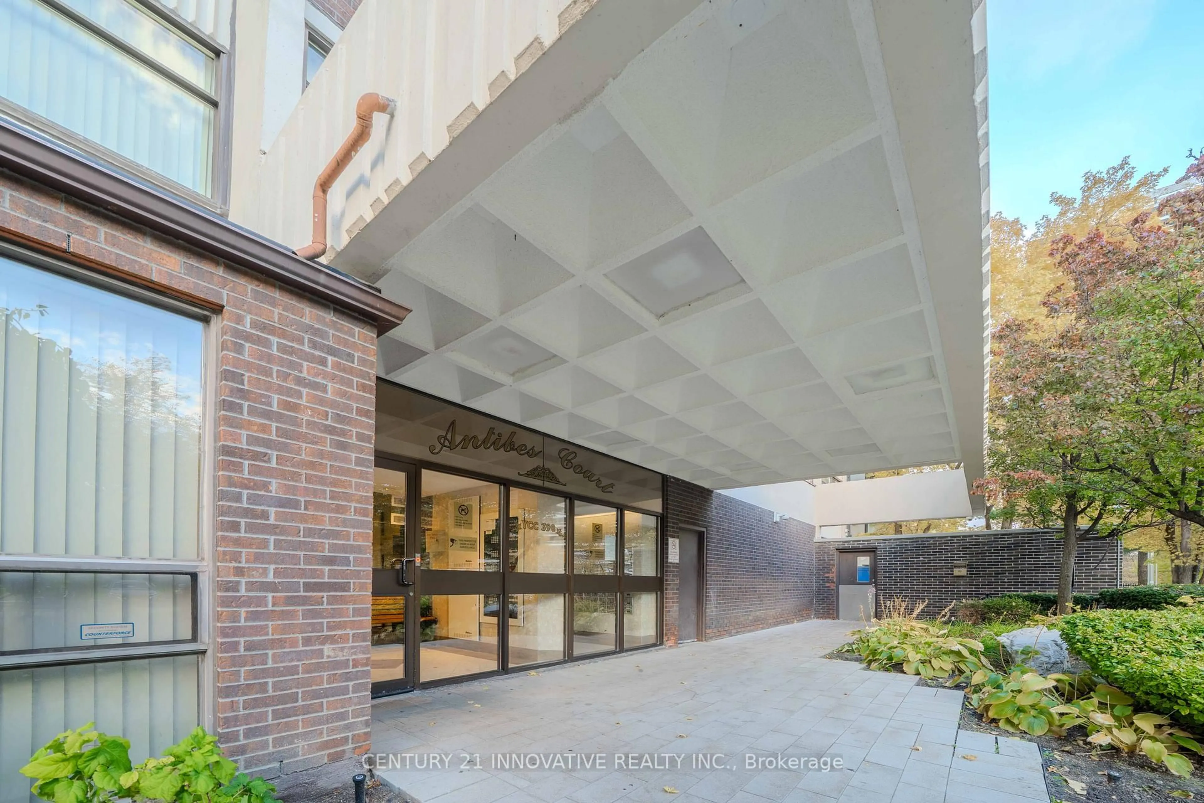 Indoor foyer for 100 Antibes Dr #2506, Toronto Ontario M2R 3N1