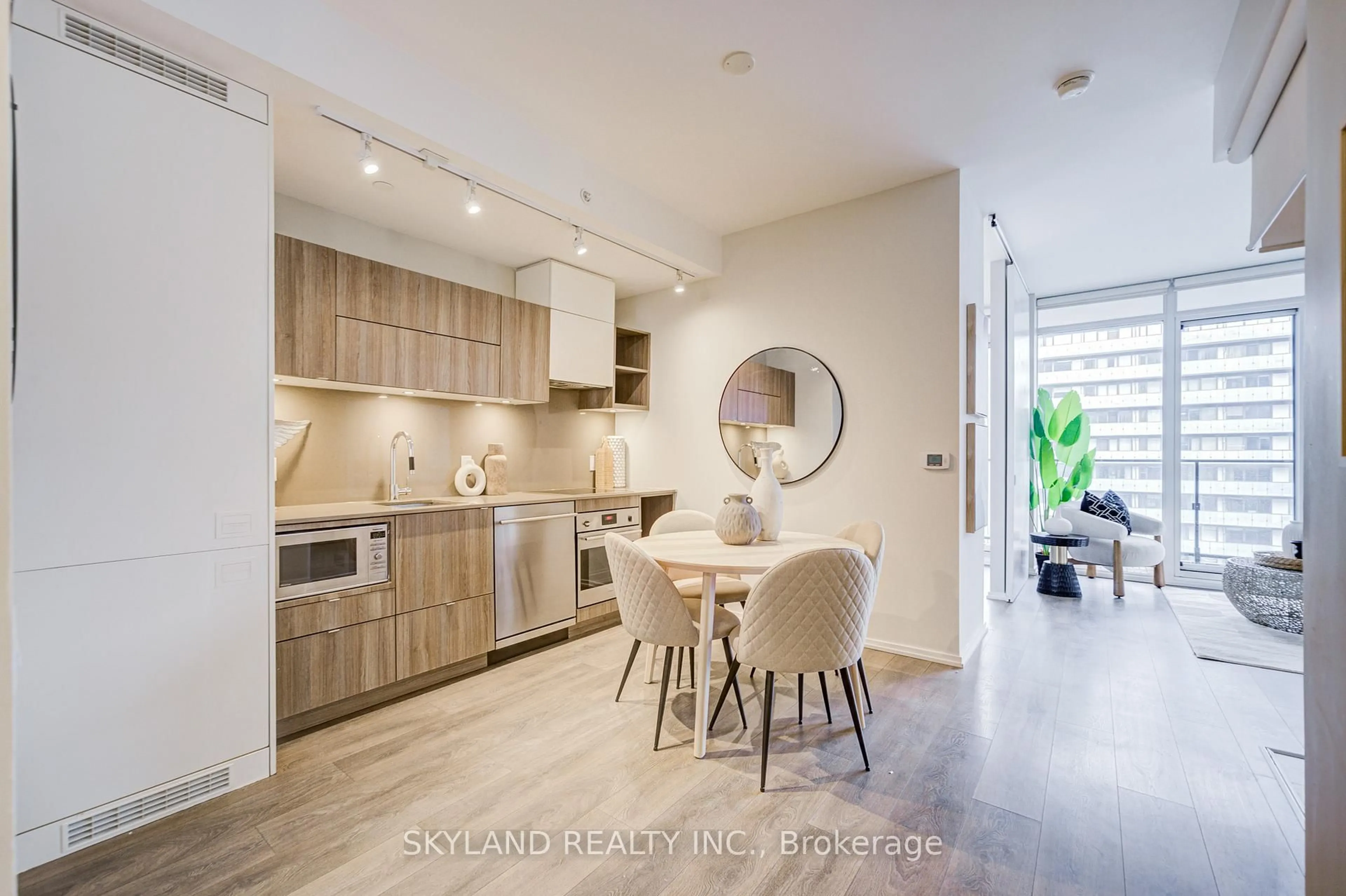 Open concept kitchen, unknown for 125 Peter St #3211, Toronto Ontario M5V 0M2