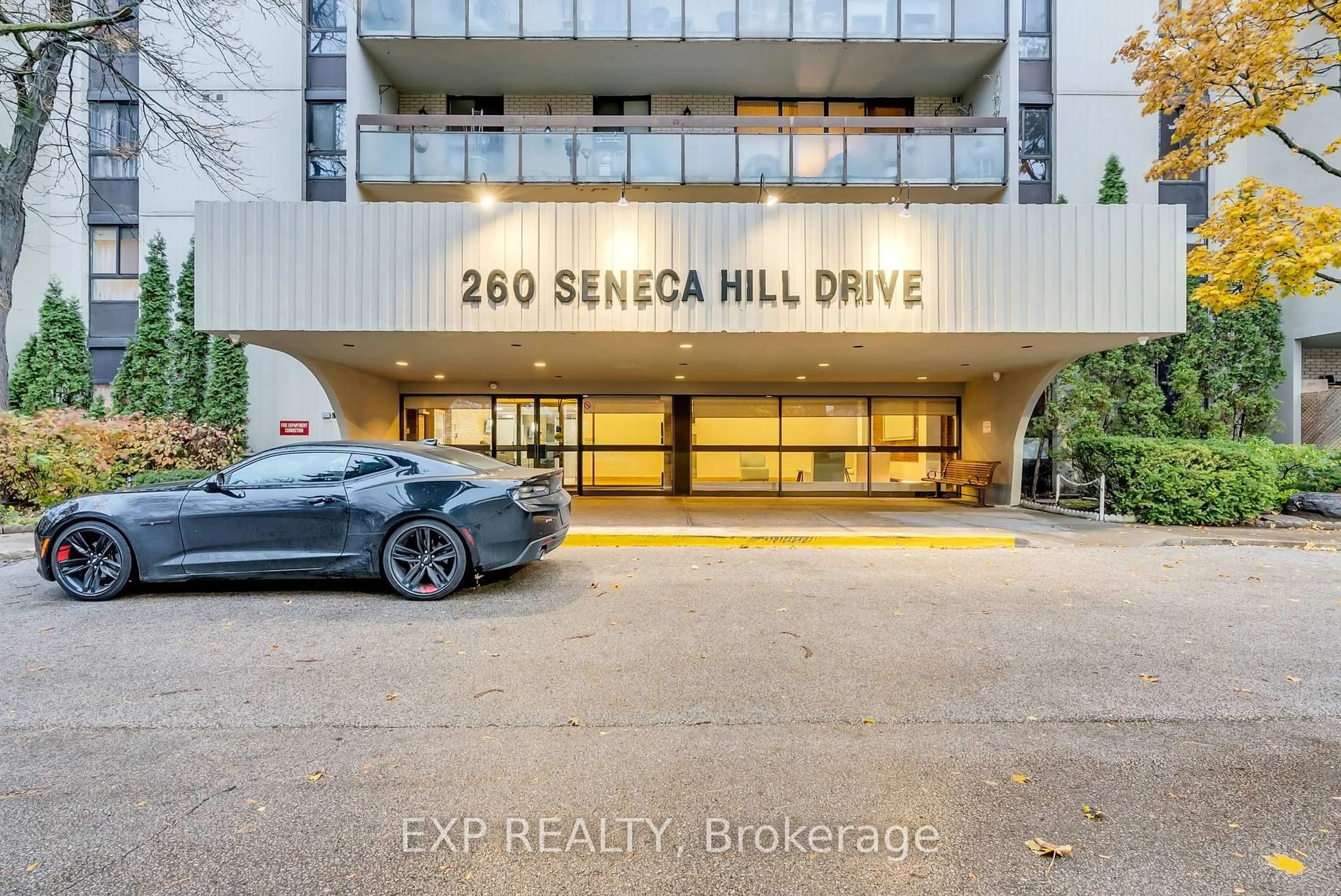 Indoor foyer for 260 Seneca Hill Dr #802, Toronto Ontario M2J 4S6