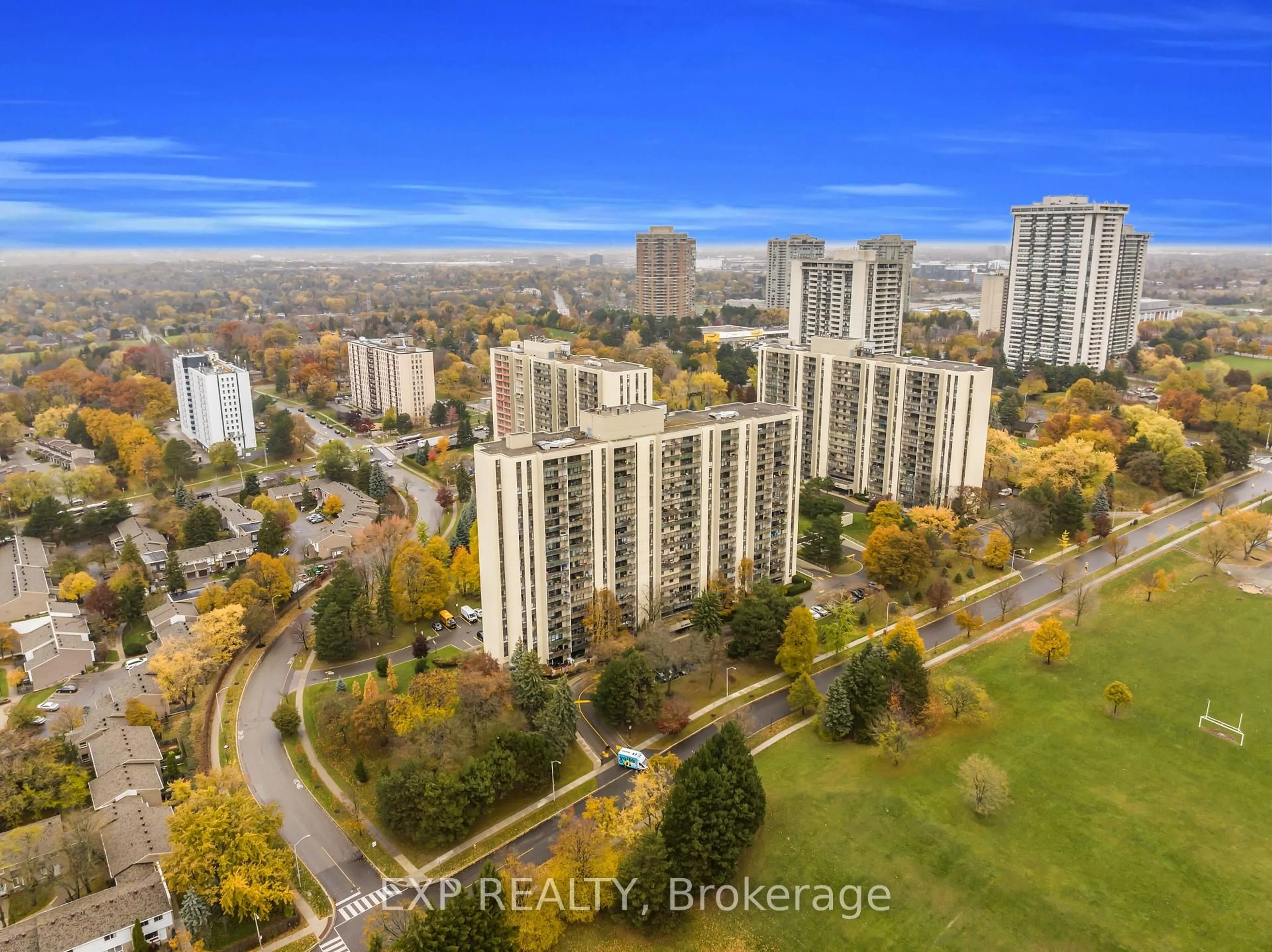 A pic from outside/outdoor area/front of a property/back of a property/a pic from drone, city buildings view from balcony for 260 Seneca Hill Dr #802, Toronto Ontario M2J 4S6