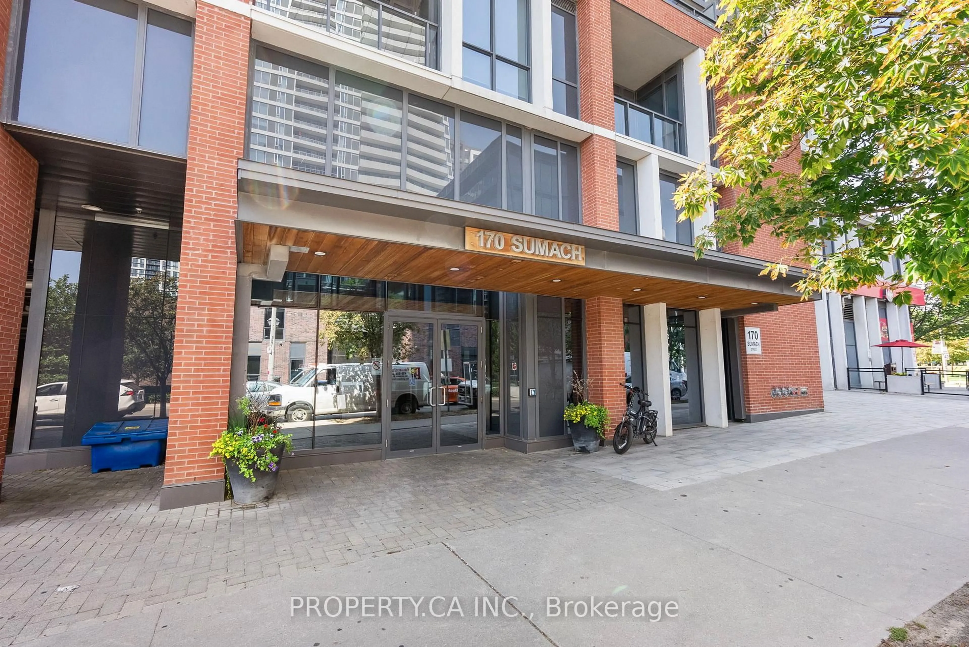 Indoor foyer for 170 Sumach St #2212, Toronto Ontario M5A 0C3