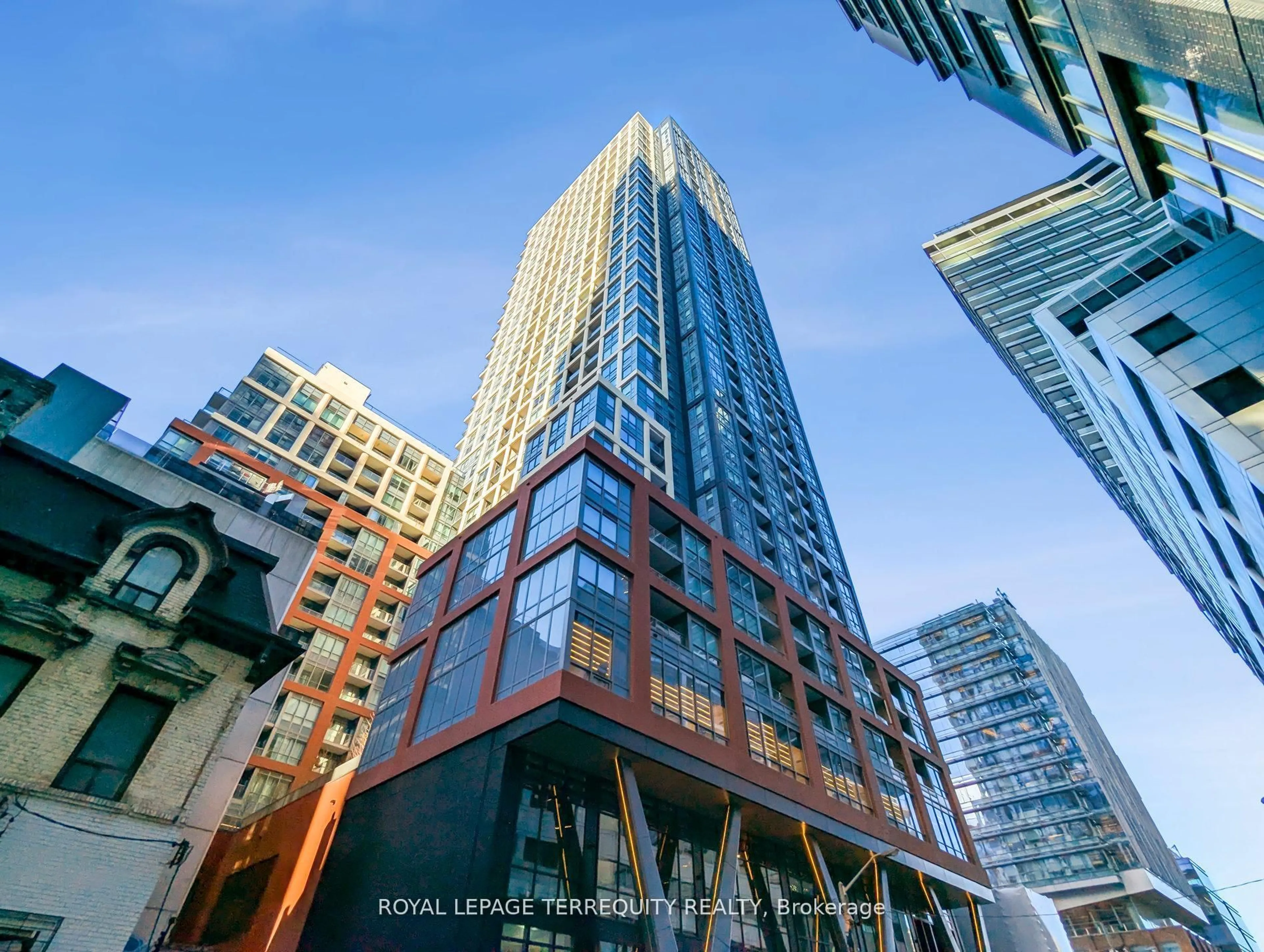 Unknown for 108 Peter St #1902, Toronto Ontario M5V 0W2