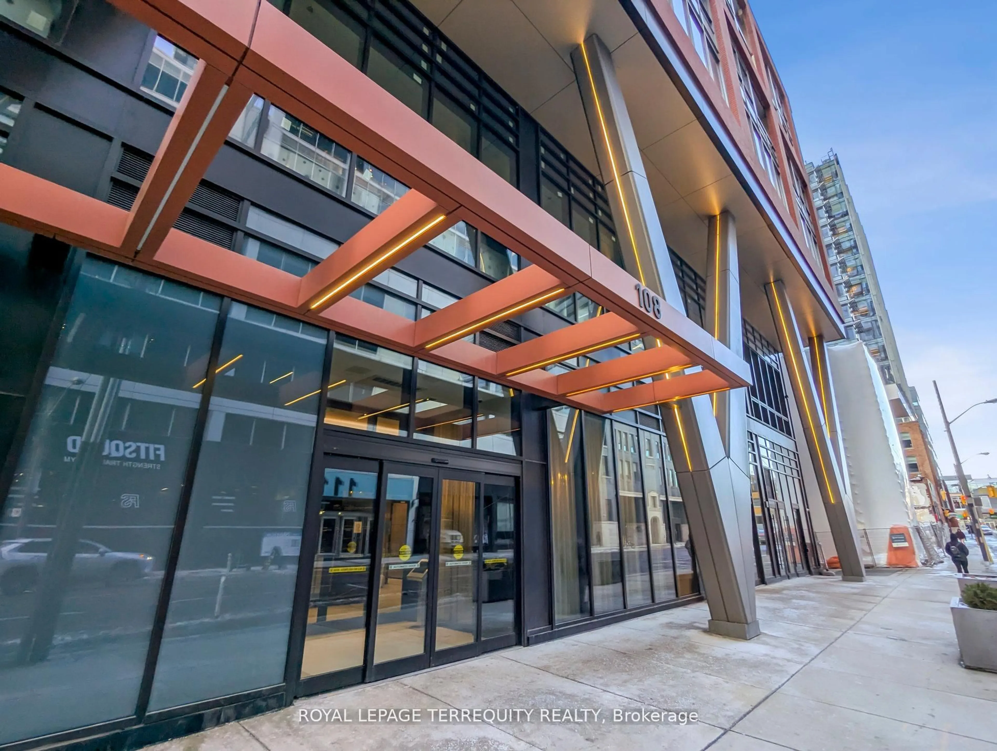 Indoor foyer for 108 Peter St #1902, Toronto Ontario M5V 0W2