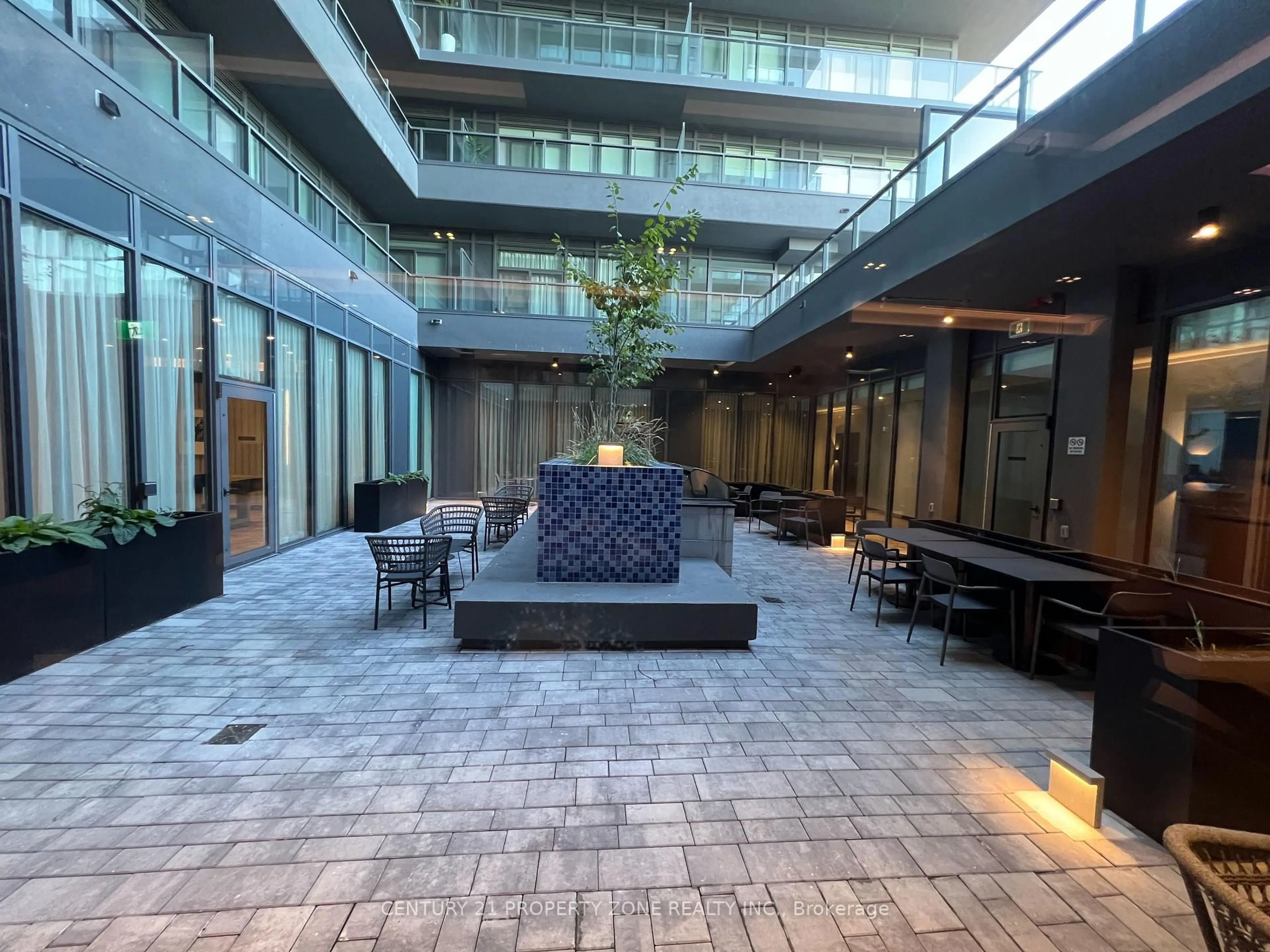 Lobby for 500 Dupont St #512, Toronto Ontario M6G 0B8