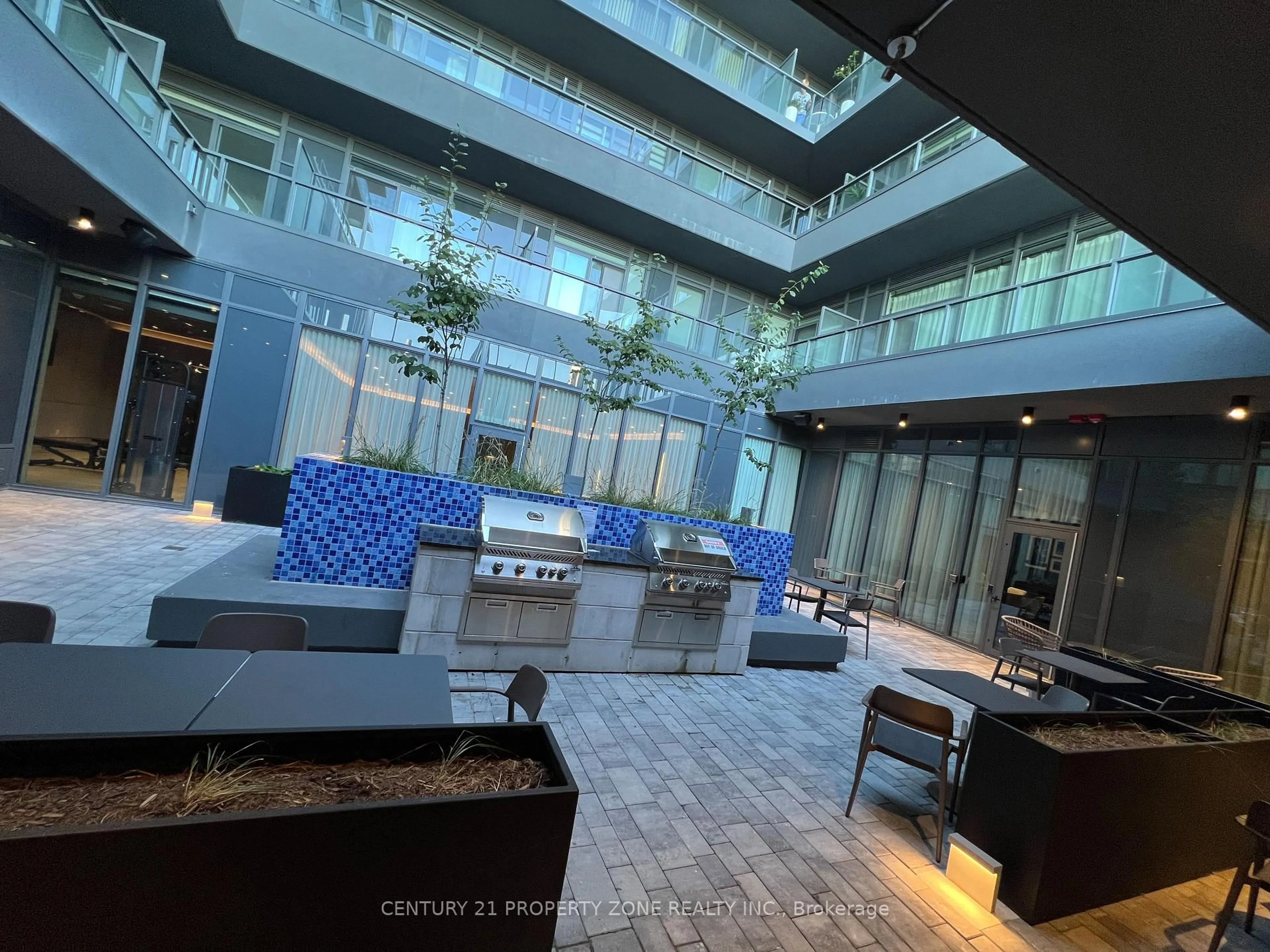 Unknown for 500 Dupont St #512, Toronto Ontario M6G 0B8